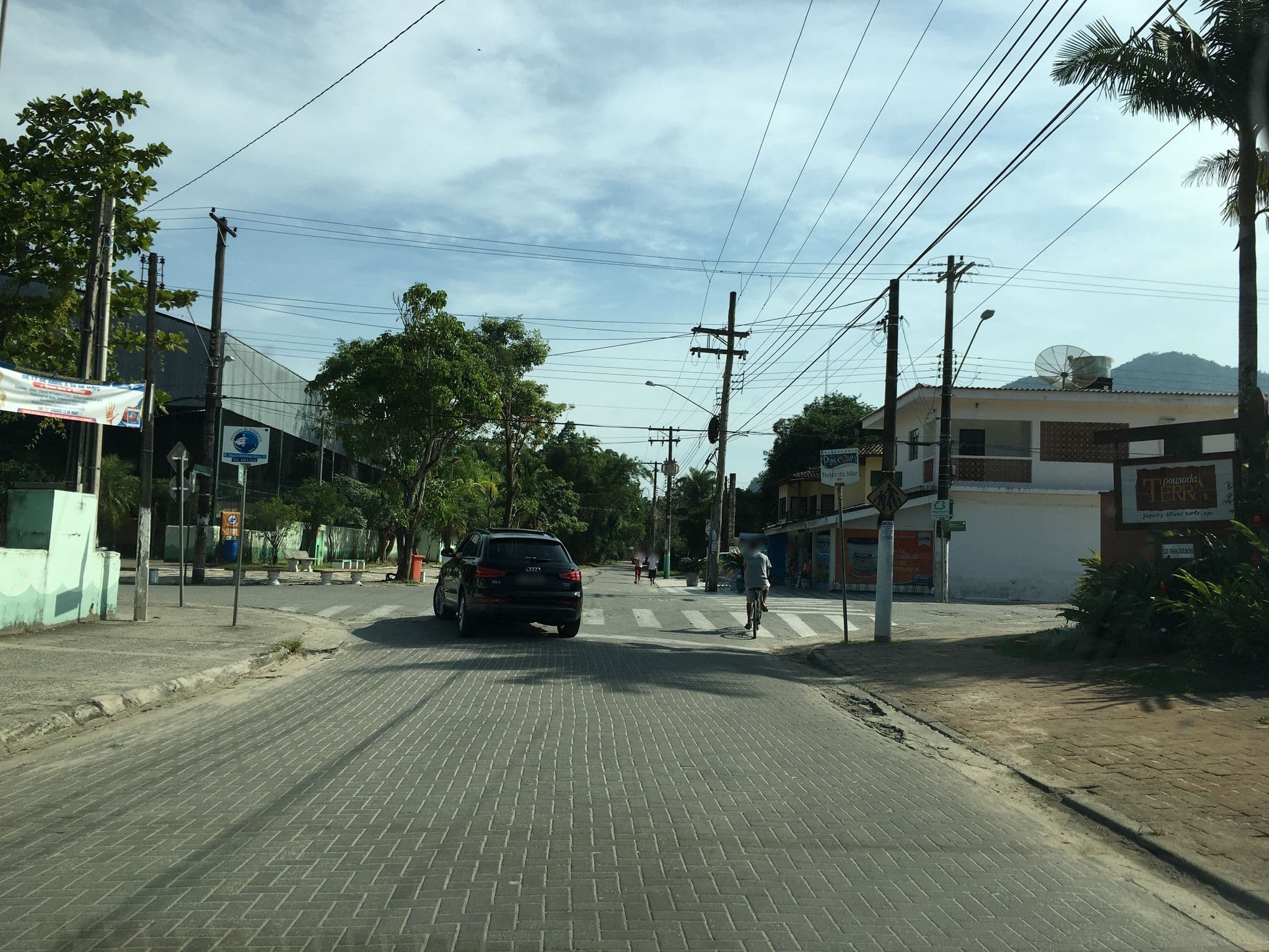 Street view near Pousada da Terra, Salesópolis — © jglacerda (CC BY-SA · Mapillary)