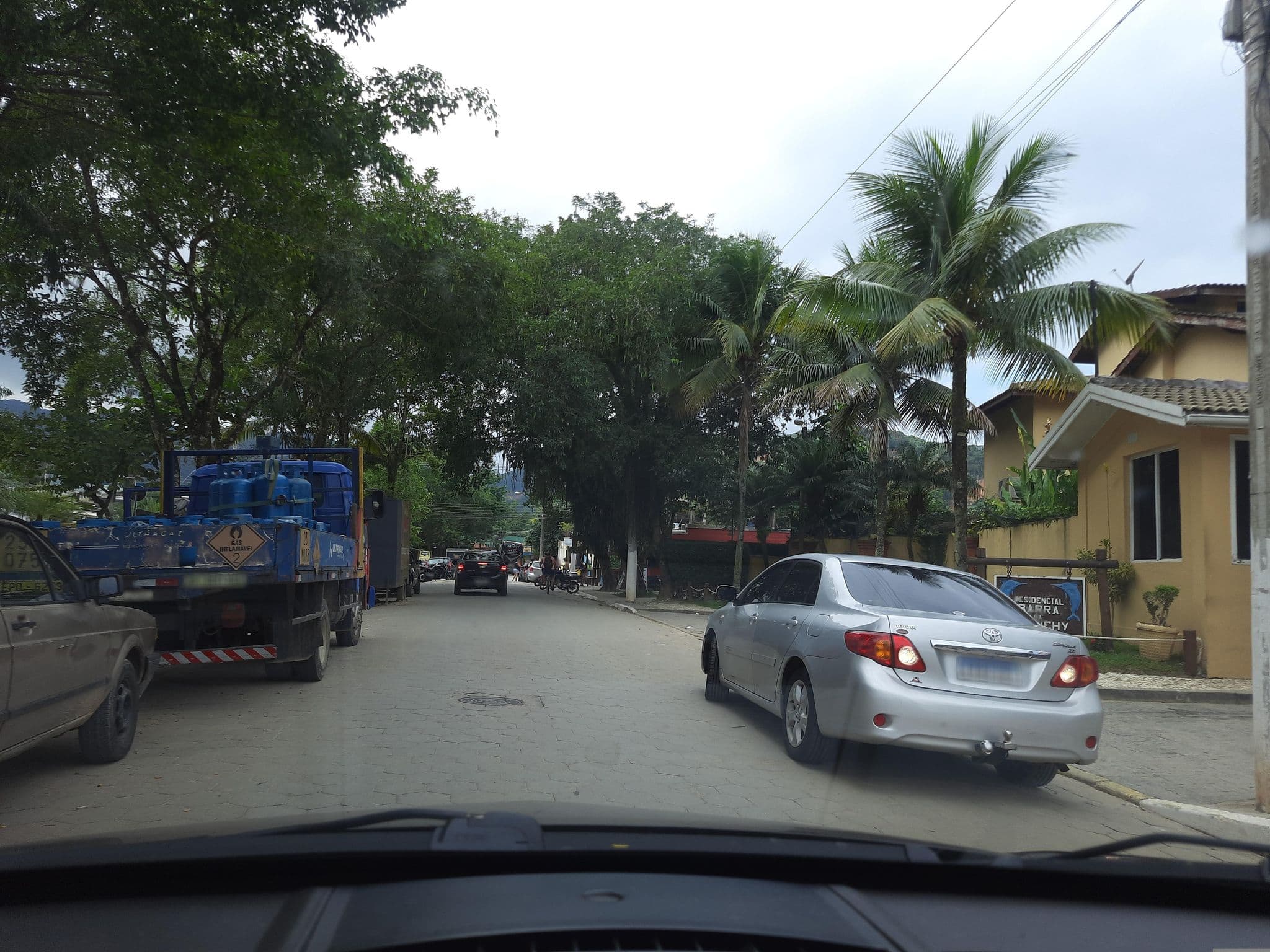 Street view near Pousada Vila Juquehy, Salesópolis — © alemenezes (CC BY-SA · Mapillary)
