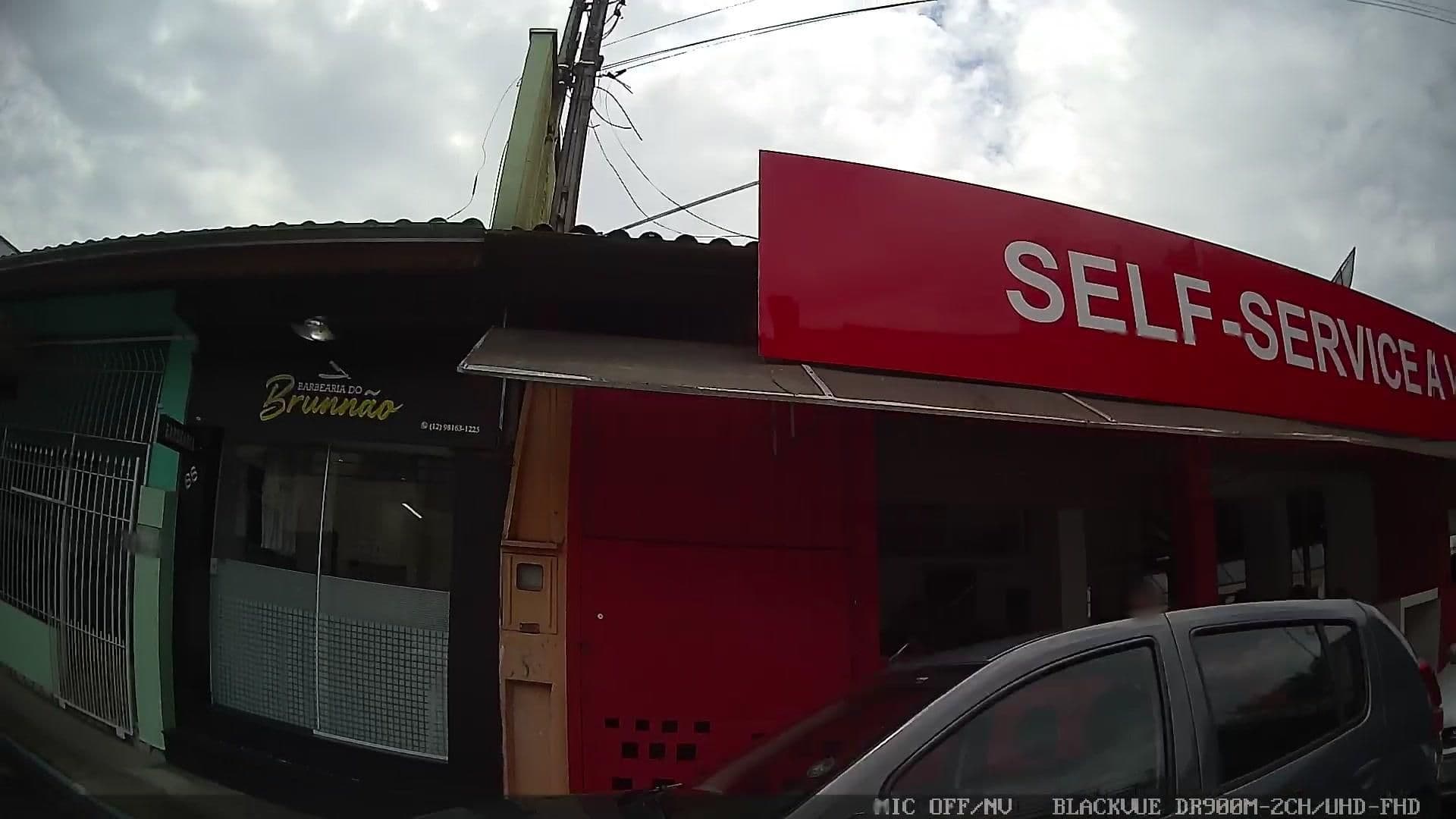 Street view near Pousada Ferreira, Caraguatatuba — © yaf1 (CC BY-SA · Mapillary)