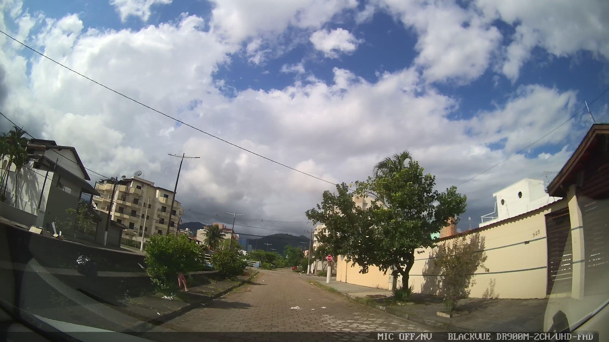 Street view near Tabatinga Hotel, Caraguatatuba — © marciosampaio (CC BY-SA · Mapillary)