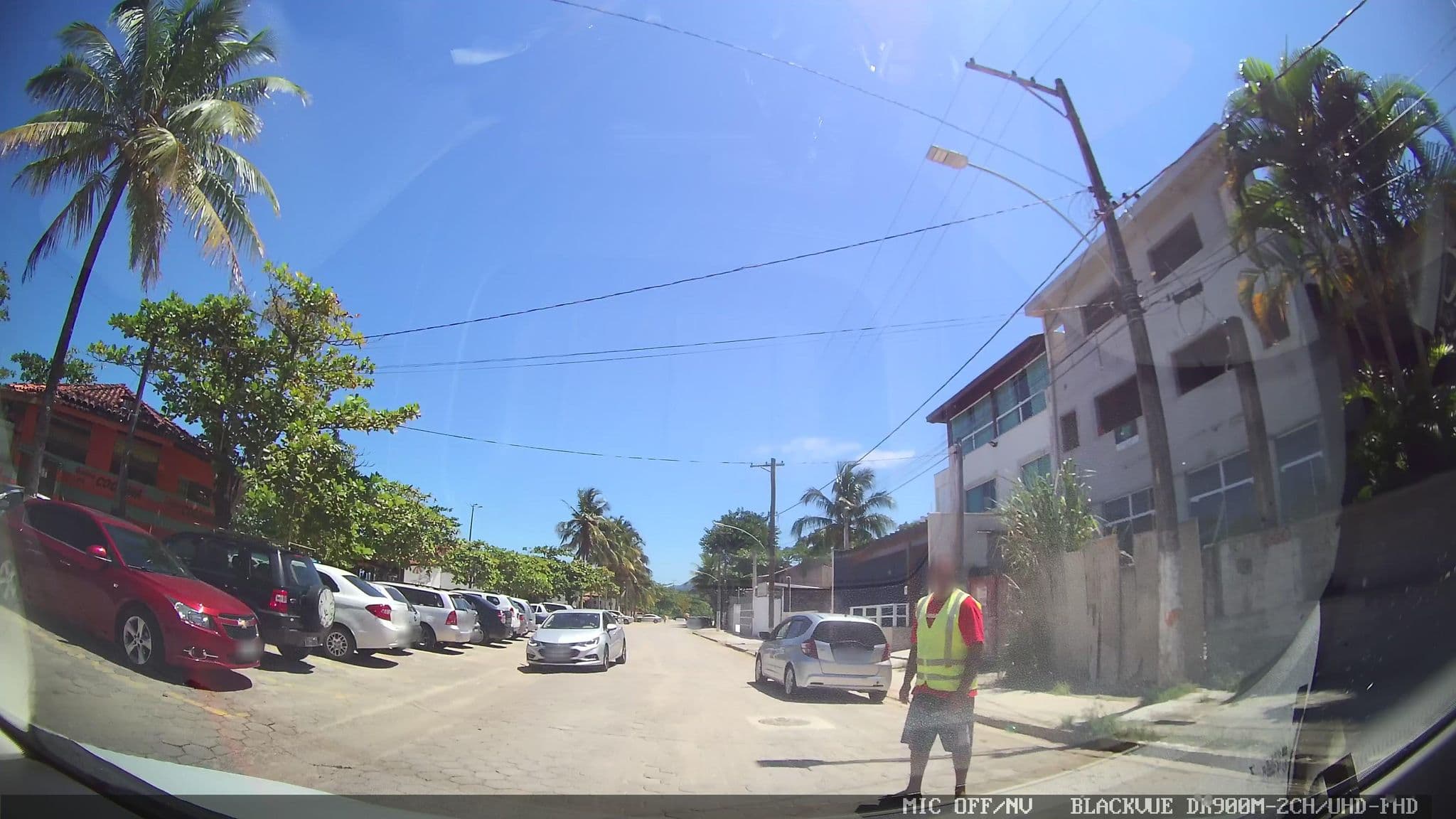Street view near Pousada Sol e Cia, Caraguatatuba — © marciosampaio (CC BY-SA · Mapillary)