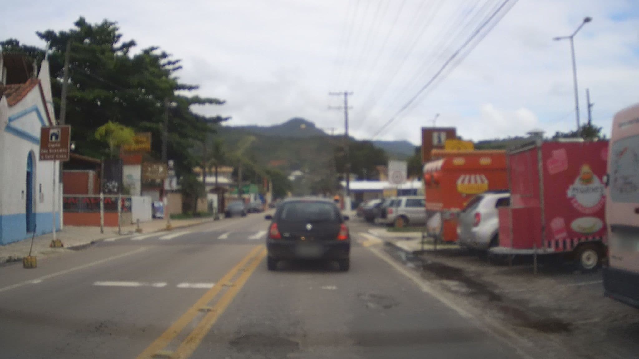 Street view near Pousada Chilli-in, Ilhabela — © marciosampaio (CC BY-SA · Mapillary)