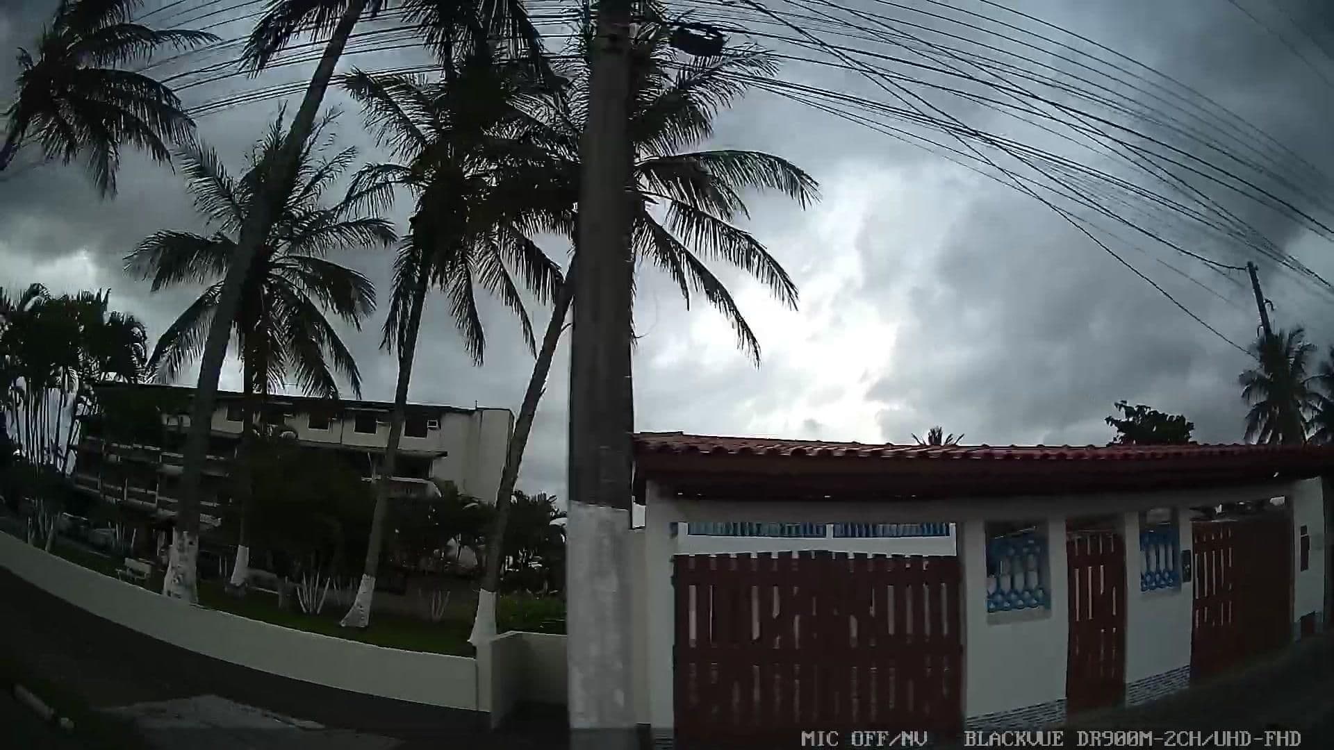 Street view near Hotel Harmonia, Caraguatatuba — © yaf1 (CC BY-SA · Mapillary)