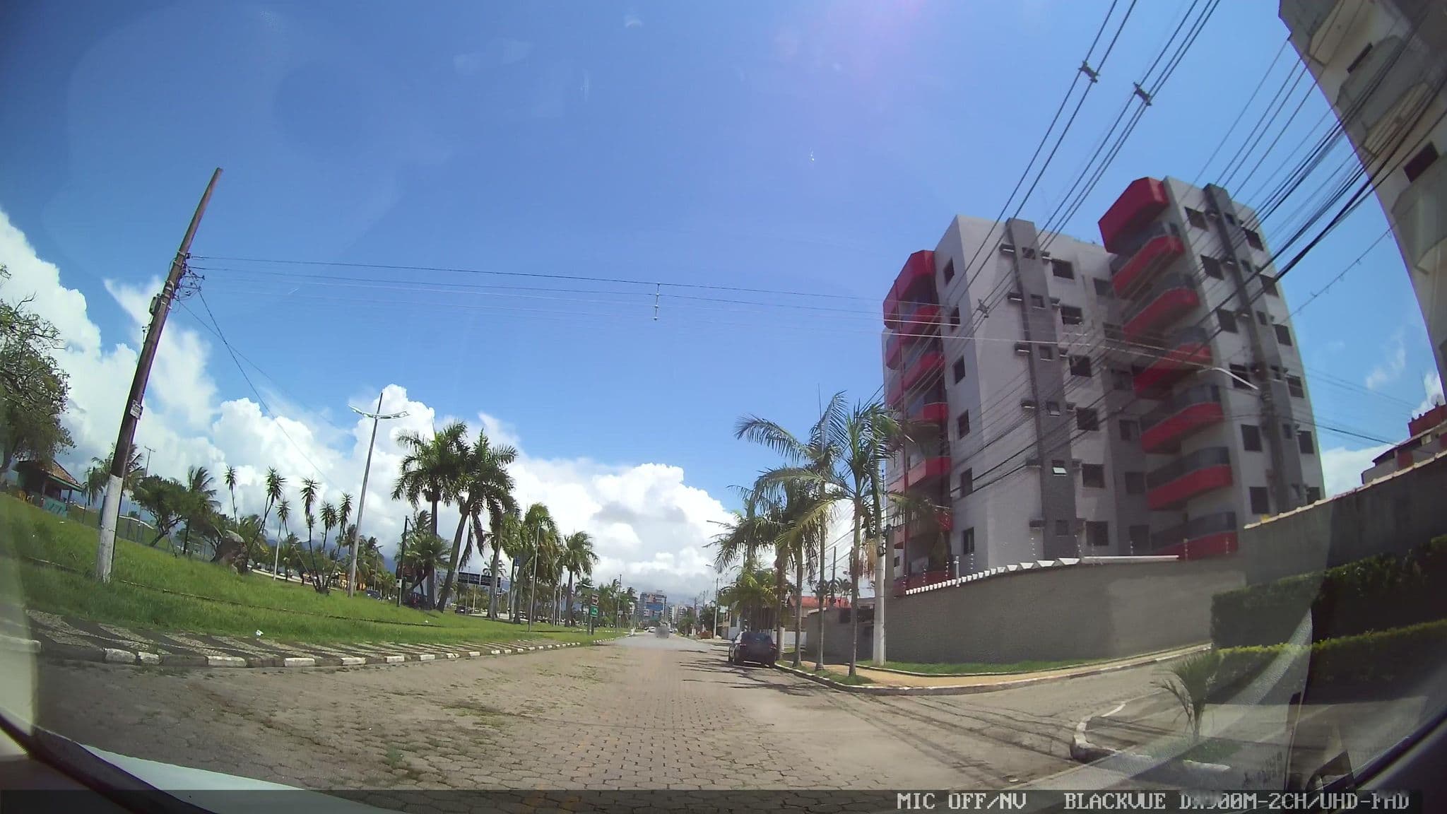 Street view near Cond. Via Del Mare, Caraguatatuba — © marciosampaio (CC BY-SA · Mapillary)