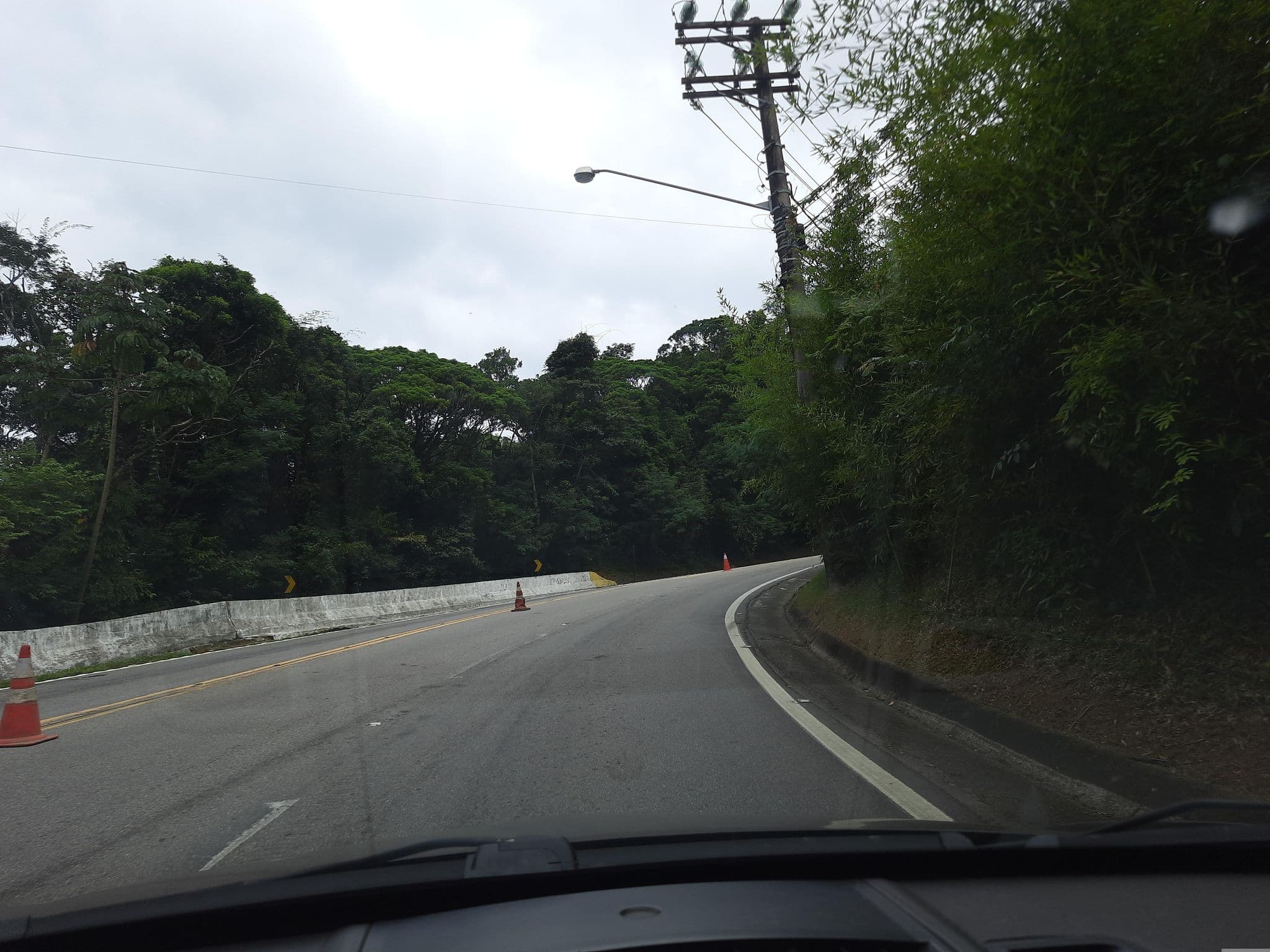 Street view near Galapagos // Maresias, Ilhabela — © alemenezes (CC BY-SA · Mapillary)