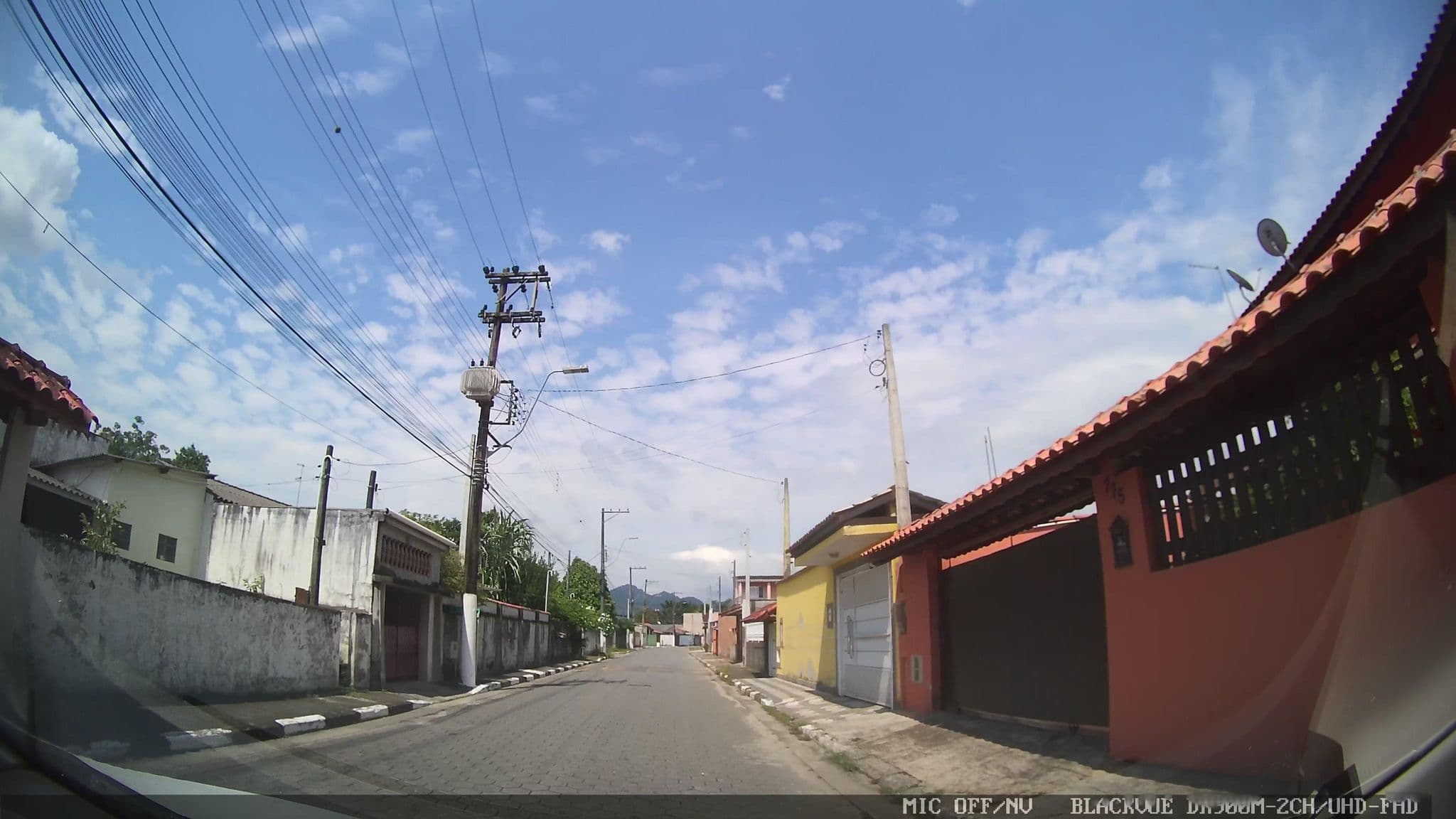 Street view near Cottom Hill Beach Park & Resort, Caraguatatuba — © marciosampaio (CC BY-SA · Mapillary)