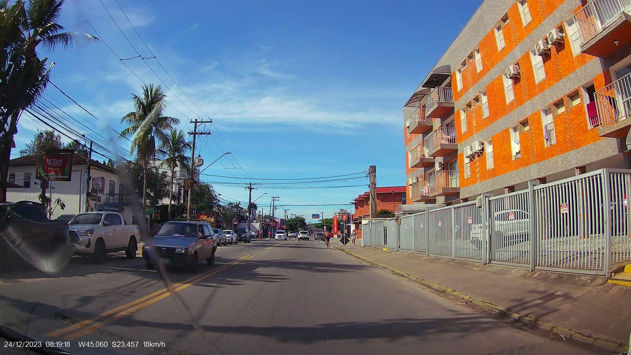 Street view near Villa Di Enzo, Ubatuba — © WoL4p7oR (CC BY-SA · Mapillary)
