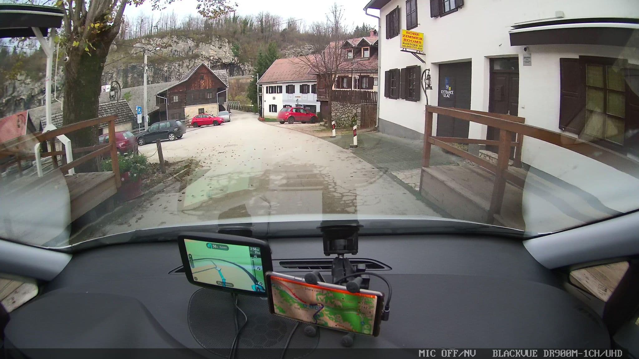 Street view near Ivanka / Buneta, Slunj — © jthnz (CC BY-SA · Mapillary)