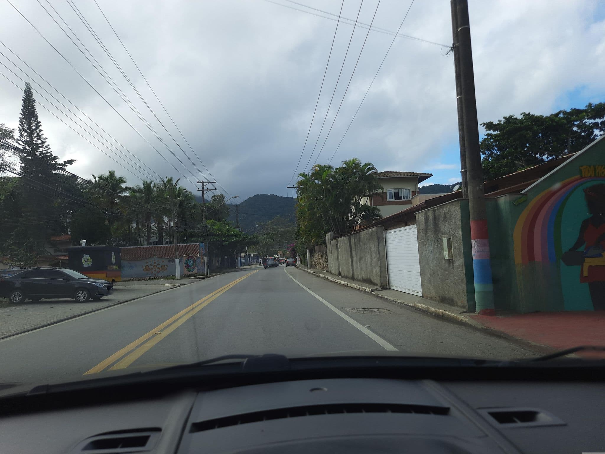 Street view near Pousada Vila da Mata, Ilhabela — © alemenezes (CC BY-SA · Mapillary)