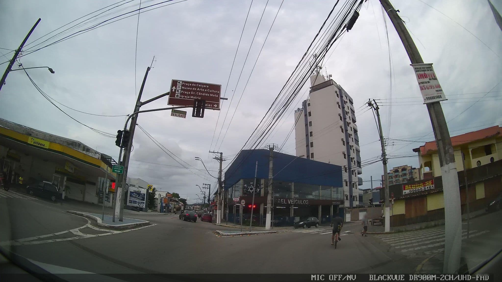 Street view near Praia Hotel, Caraguatatuba — © marciosampaio (CC BY-SA · Mapillary)