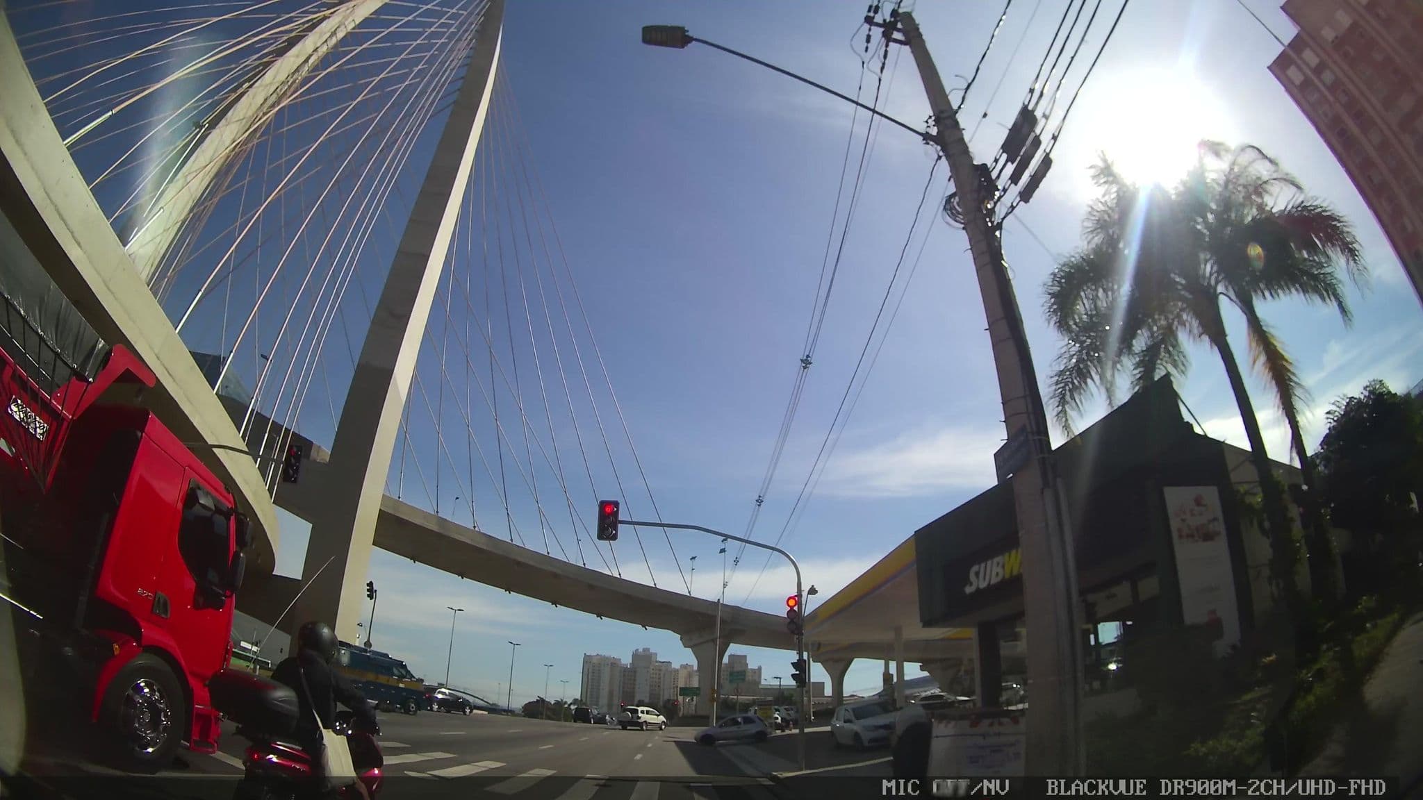 Street view near Hotel Ibis, São José dos Campos — © yaf1 (CC BY-SA · Mapillary)