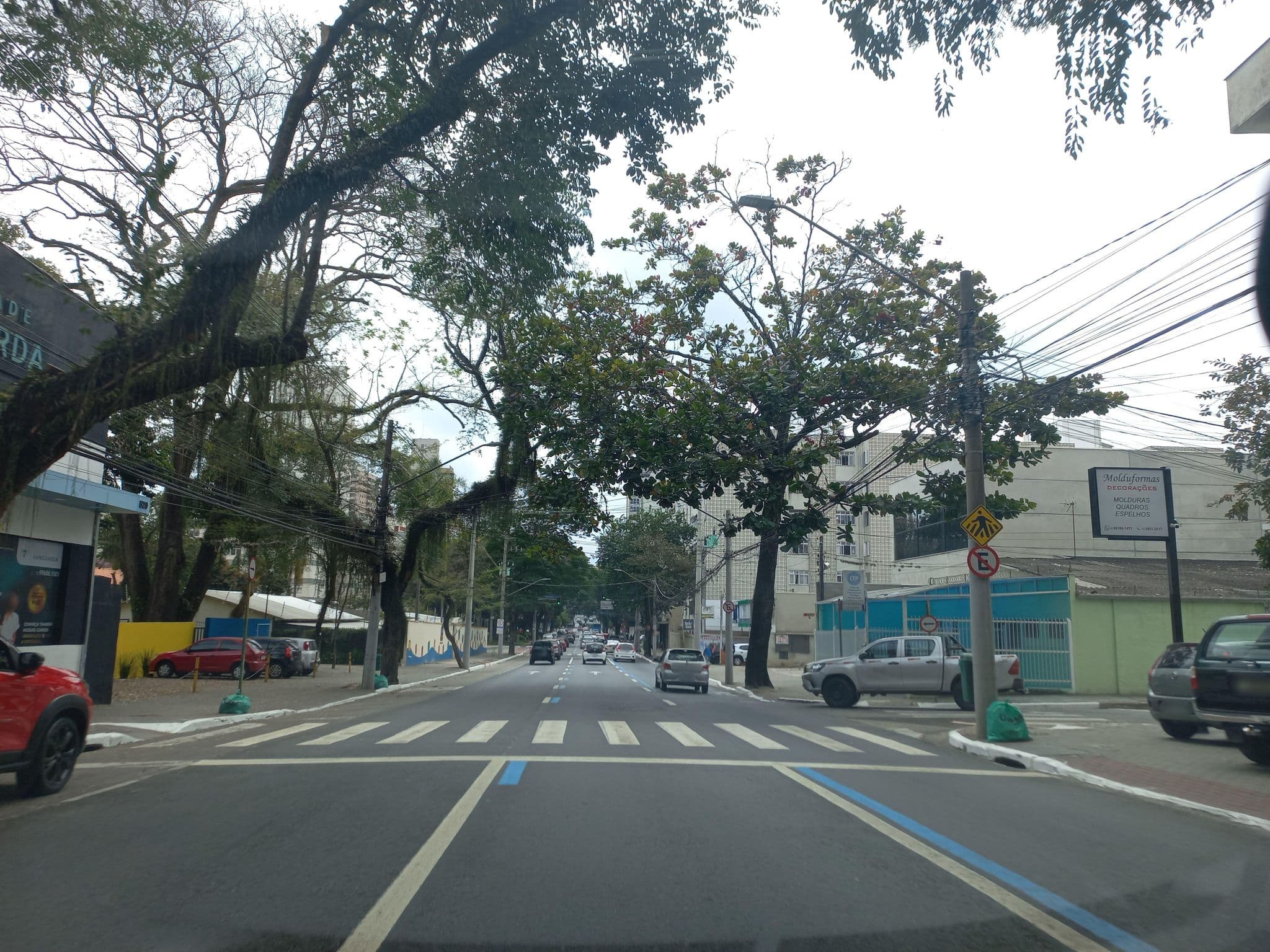 Street view near Hotel 14 Bis, São José dos Campos — © and_eng (CC BY-SA · Mapillary)