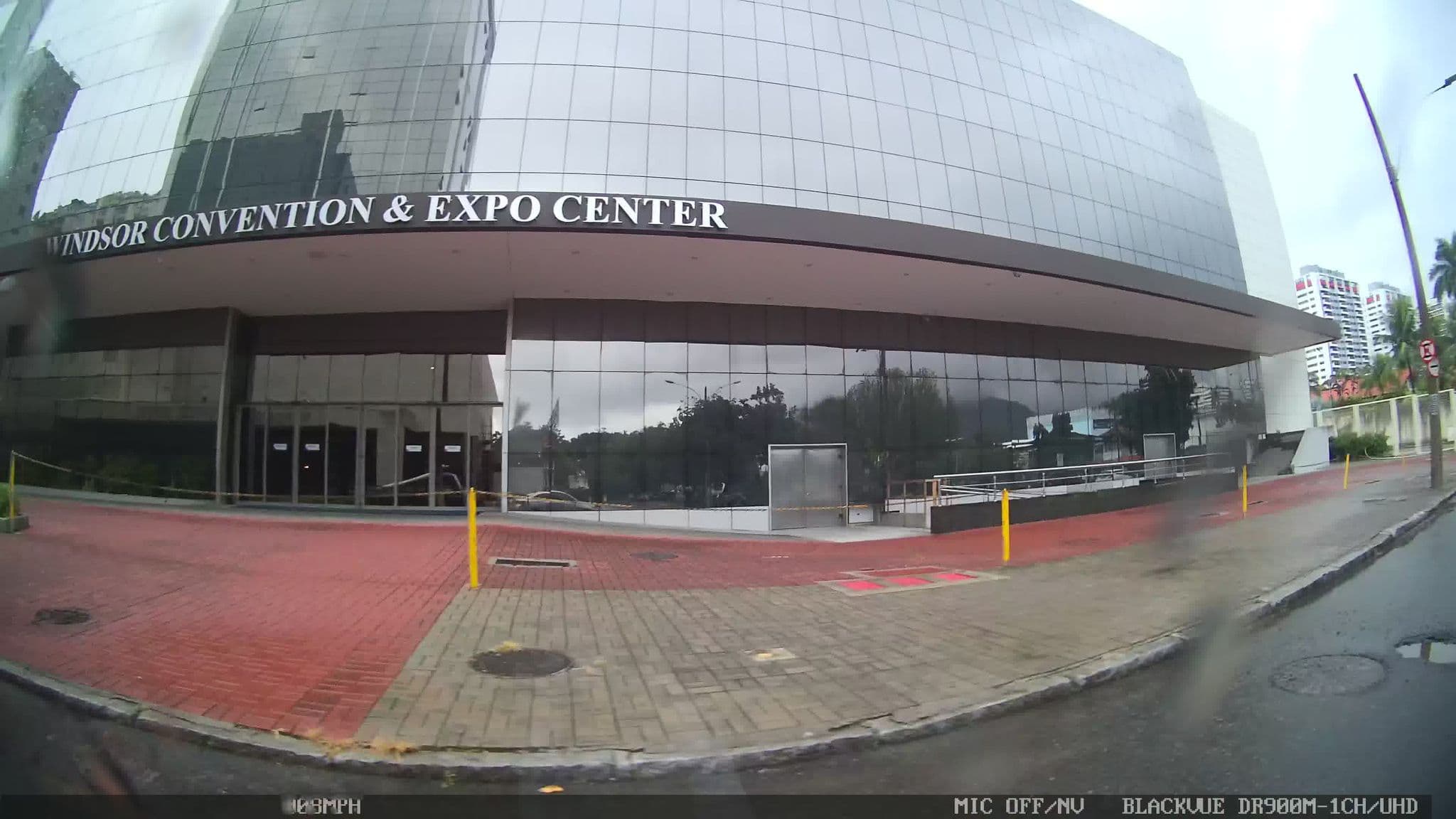 Street view near Suite 1538 Windsor Oceânico, Barra da Tijuca — © kaart_1 (CC BY-SA · Mapillary)