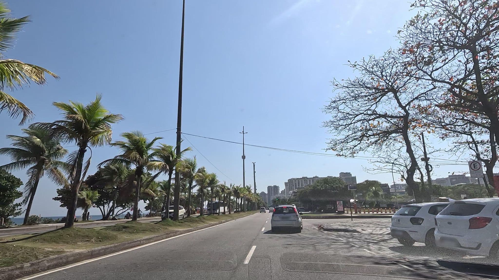 Street view near LSH Barra Hotel, São Conrado — © Malu25 (CC BY-SA · Mapillary)