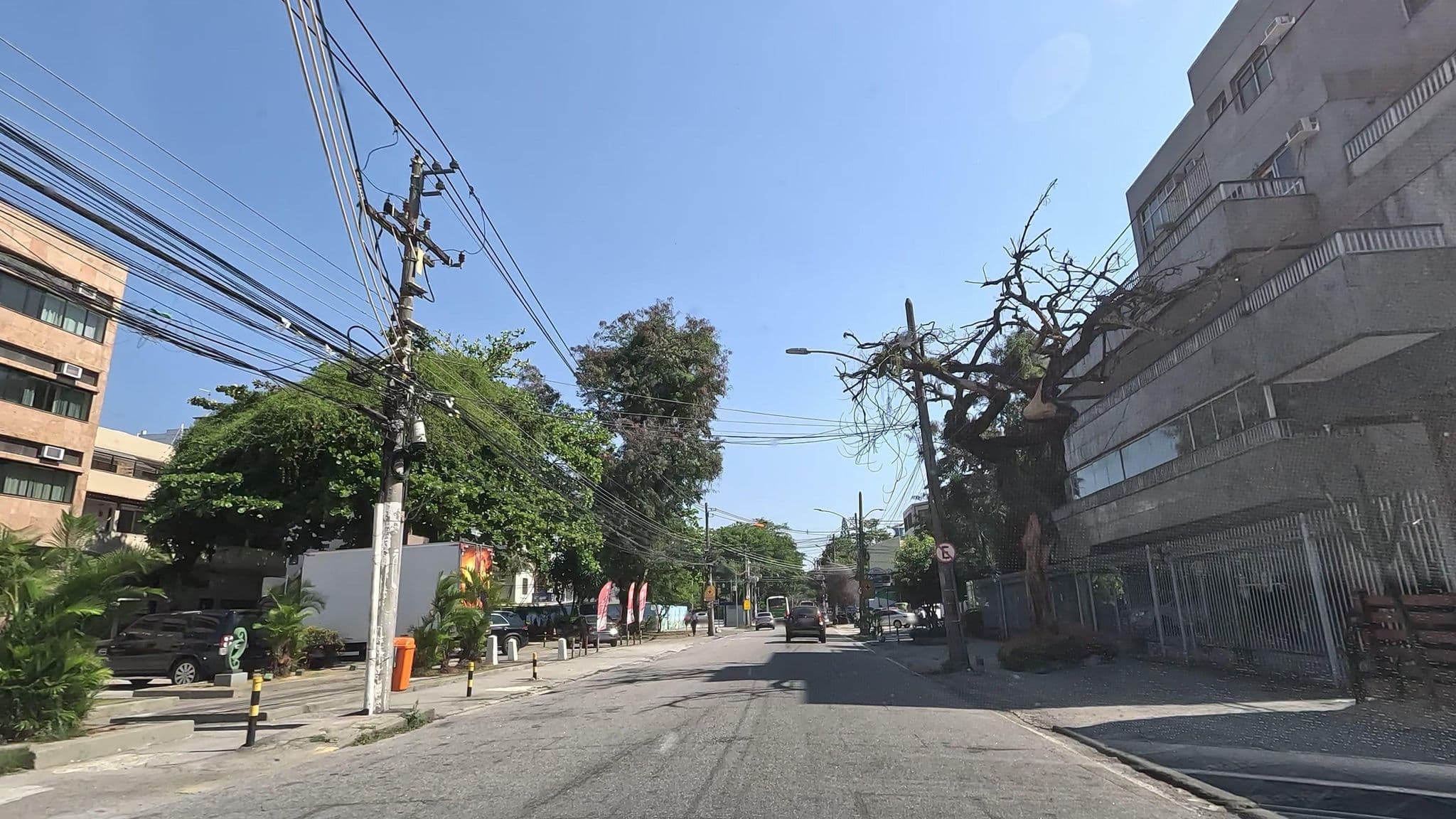 Street view near Entremares Hotel, São Conrado — © Malu25 (CC BY-SA · Mapillary)