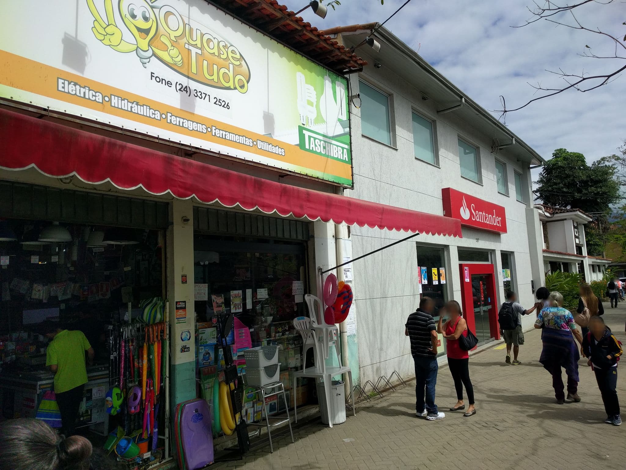 Street view near Palmeira Paraty Pousada, Paraty — © janvanbekkum (CC BY-SA · Mapillary)