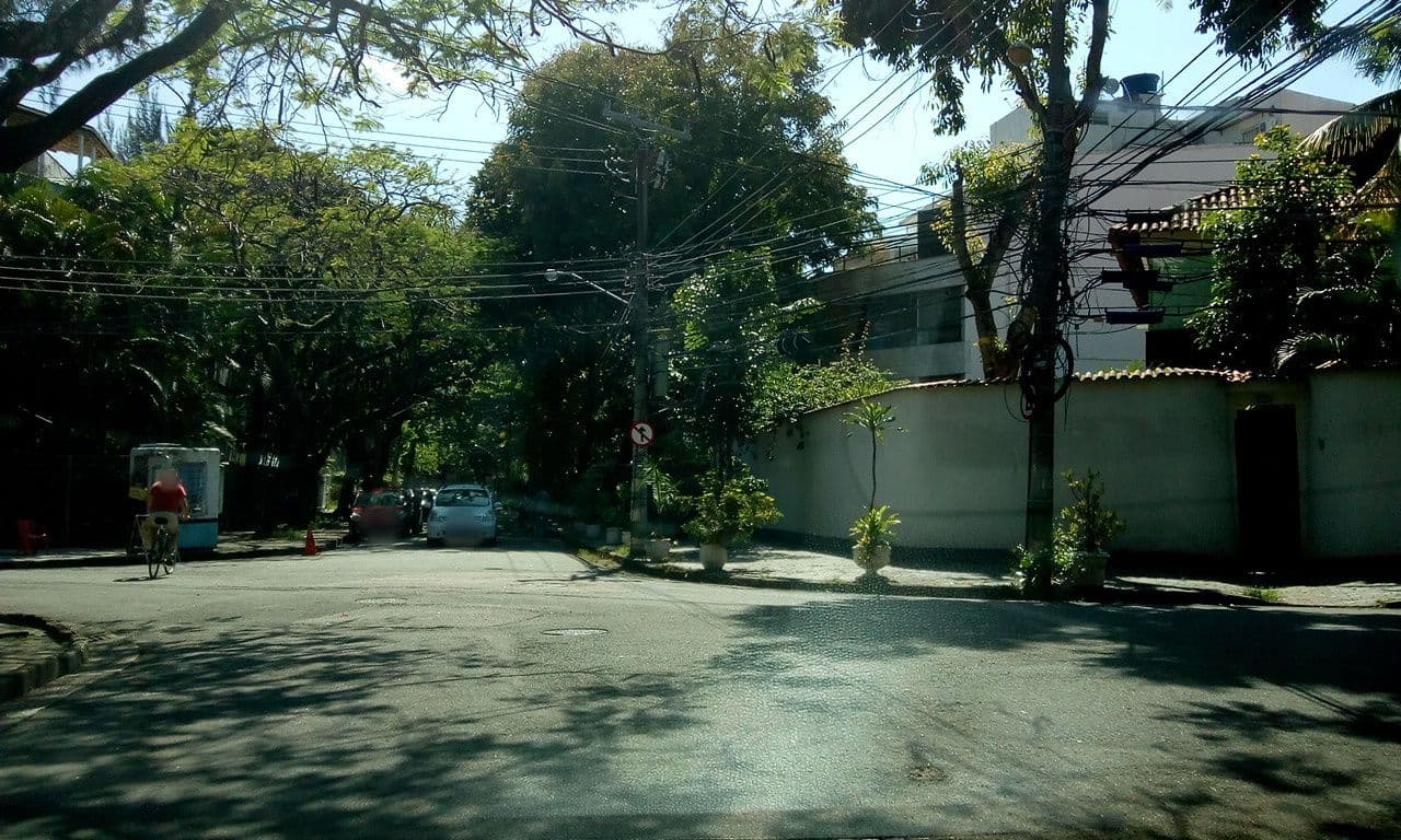 Street view near Ramos Resort, Barra da Tijuca — © marciosampaio (CC BY-SA · Mapillary)