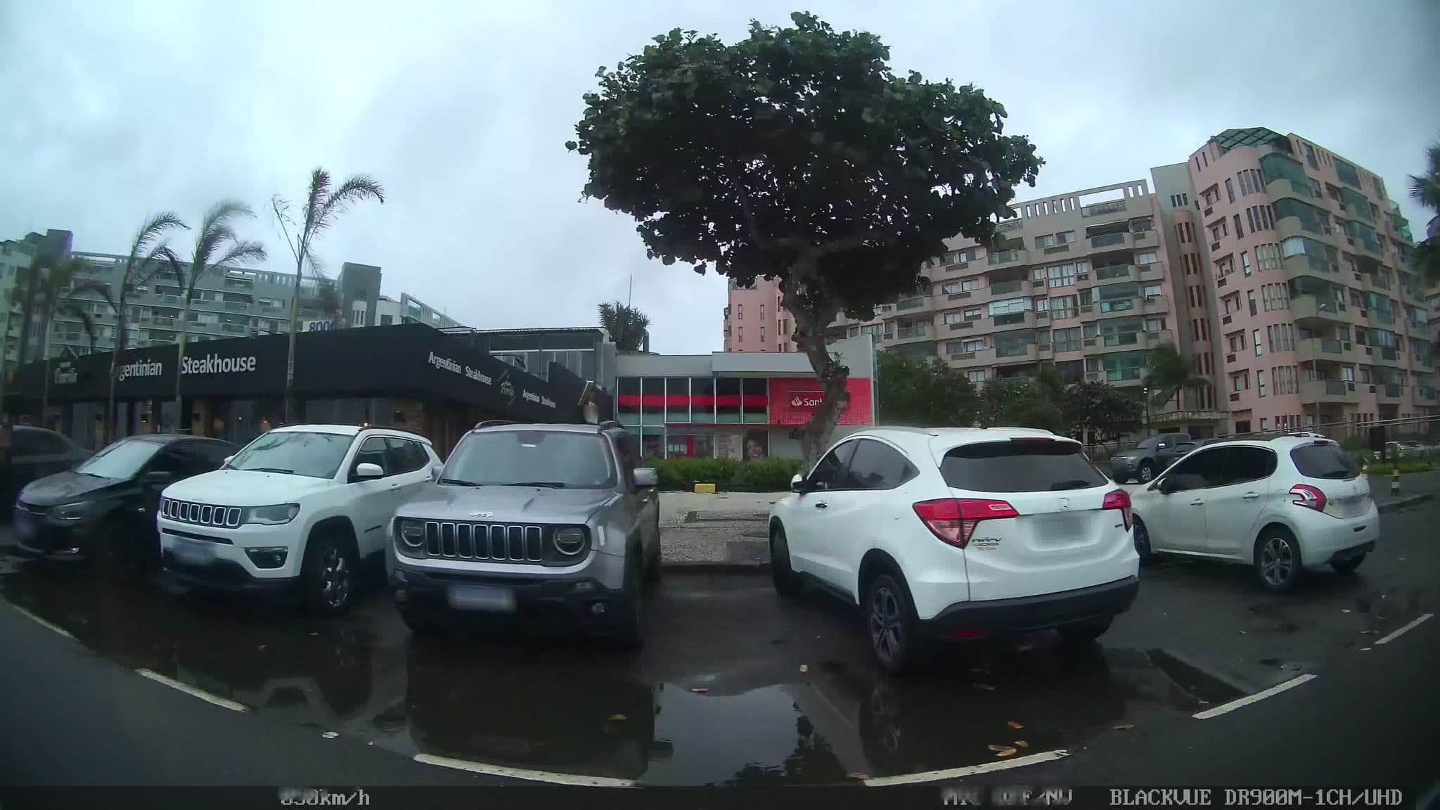 Street view near Ocean Drive Resort & Services, Barra da Tijuca — © kaart_1 (CC BY-SA · Mapillary)