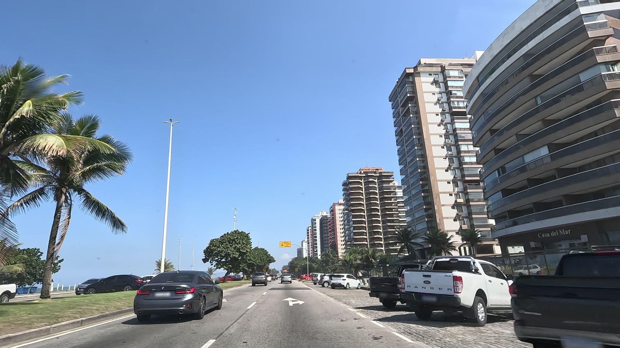 Street view near Promenade Casa del Mar, Barra da Tijuca — © Malu25 (CC BY-SA · Mapillary)