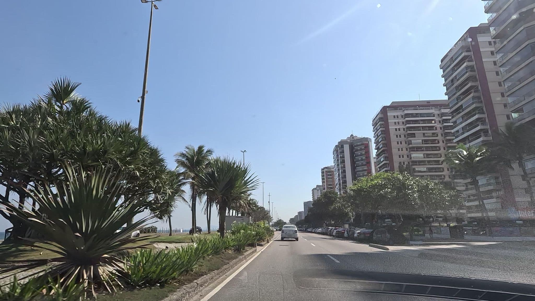 Street view near Varandas da Barra, Barra da Tijuca — © Malu25 (CC BY-SA · Mapillary)