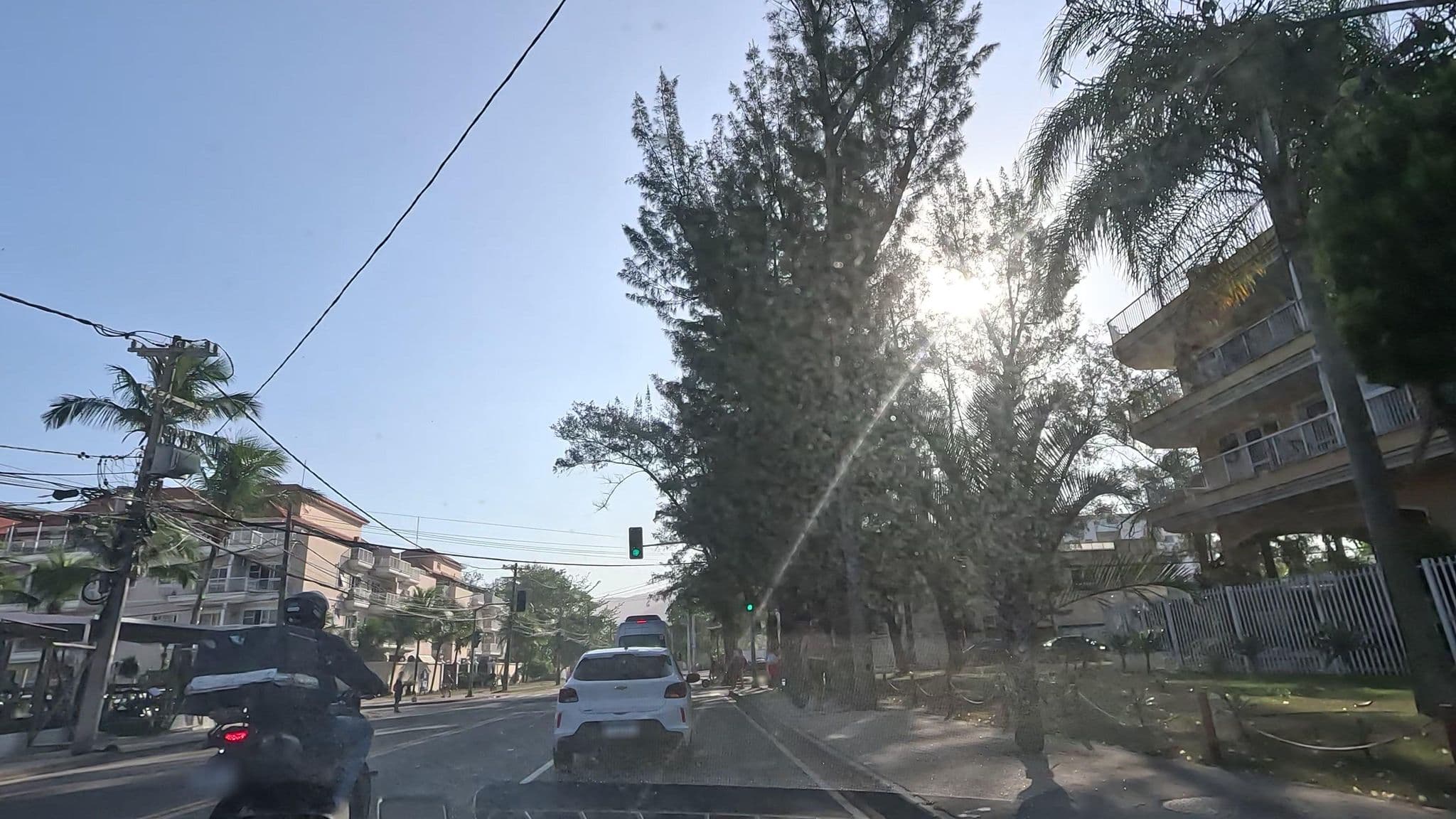 Street view near Hereda Surf Hostel, Barra da Tijuca — © Malu25 (CC BY-SA · Mapillary)