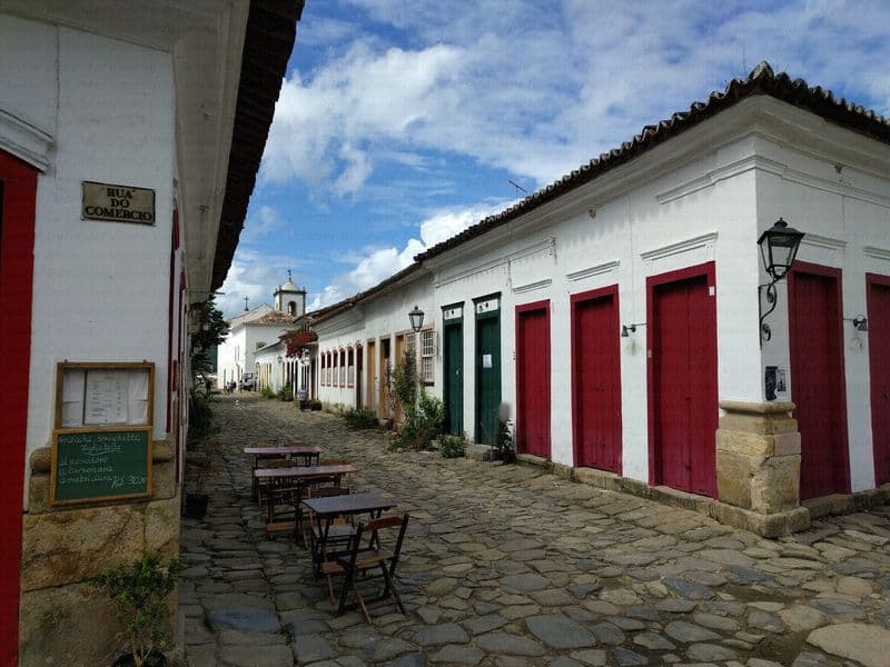 Street view near Solar Dantas, Paraty — © janvanbekkum (CC BY-SA · Mapillary)