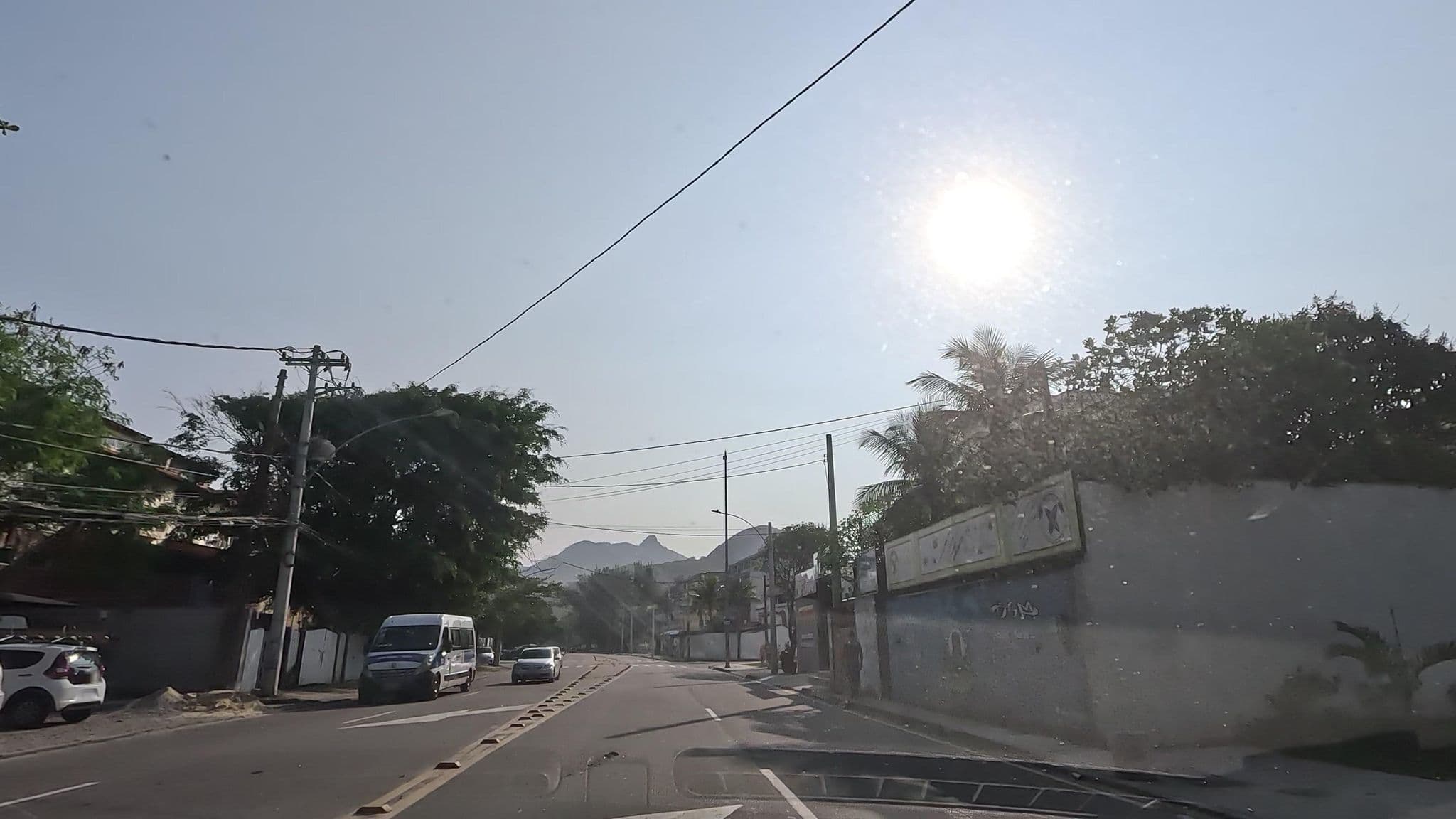 Street view near Maika'i Surf House, Barra da Tijuca — © enzostana (CC BY-SA · Mapillary)