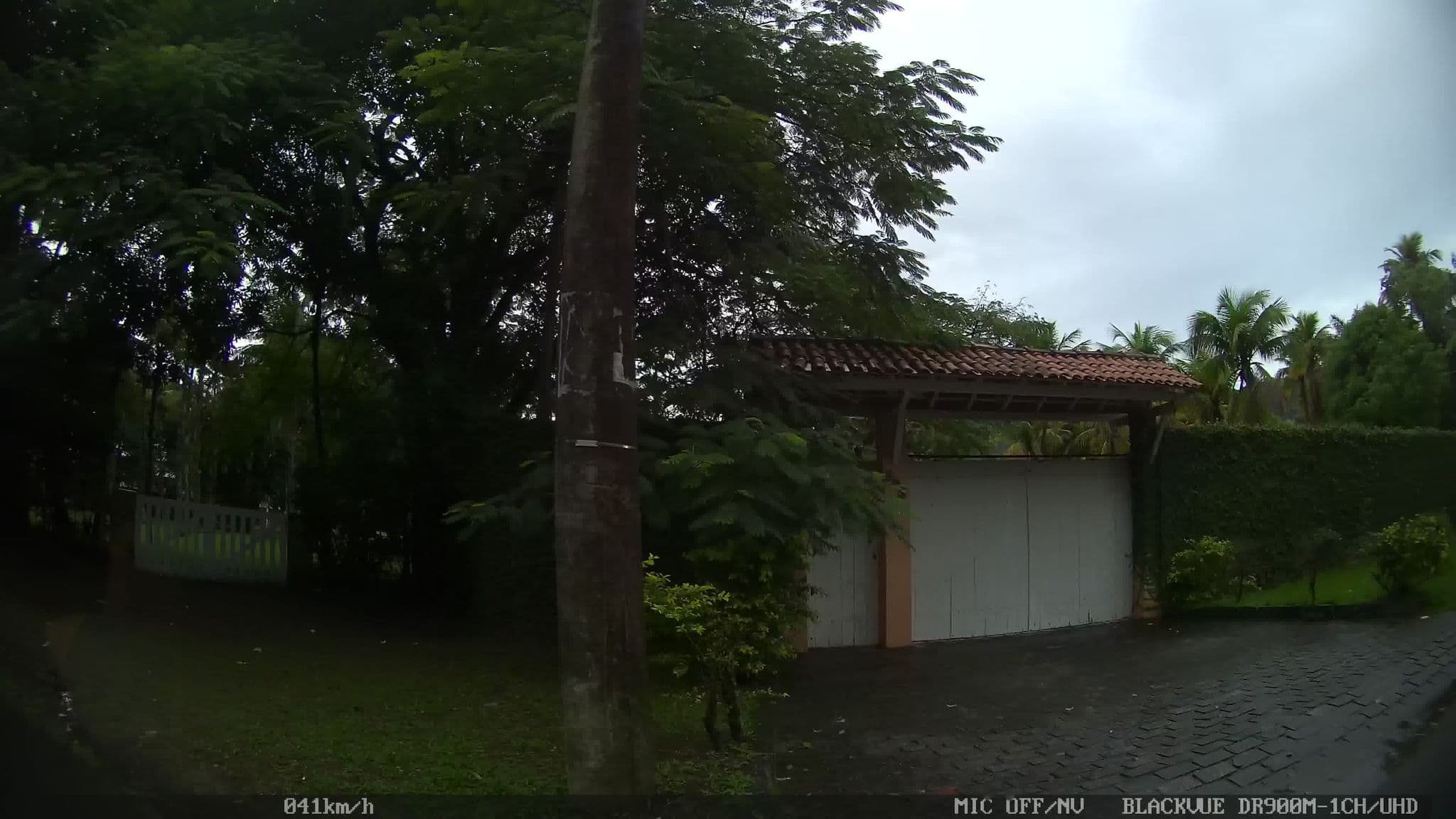 Street view near B&B Verde de Verdade, Barra da Tijuca — © kaart_1 (CC BY-SA · Mapillary)