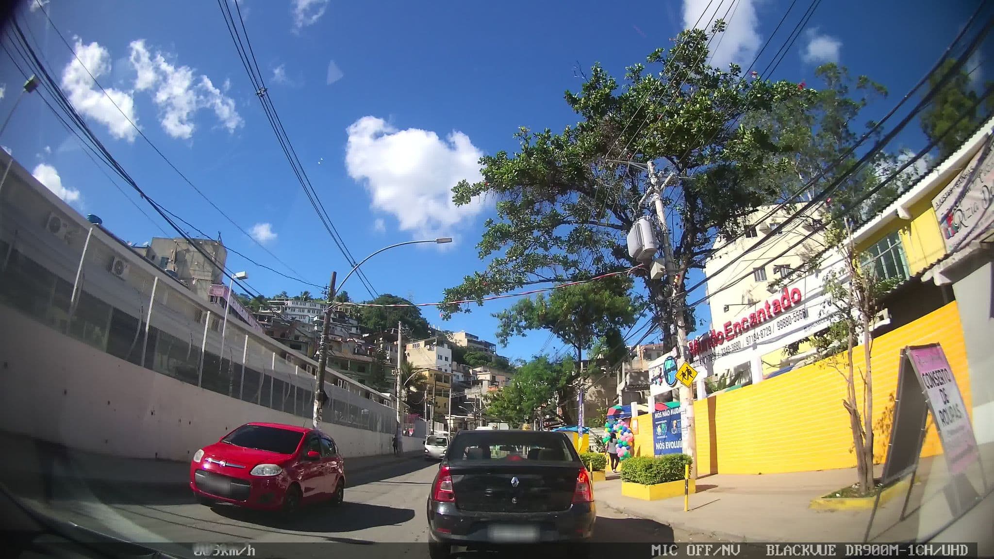 Street view near Pousada Victor, Barra da Tijuca — © kaart_1 (CC BY-SA · Mapillary)