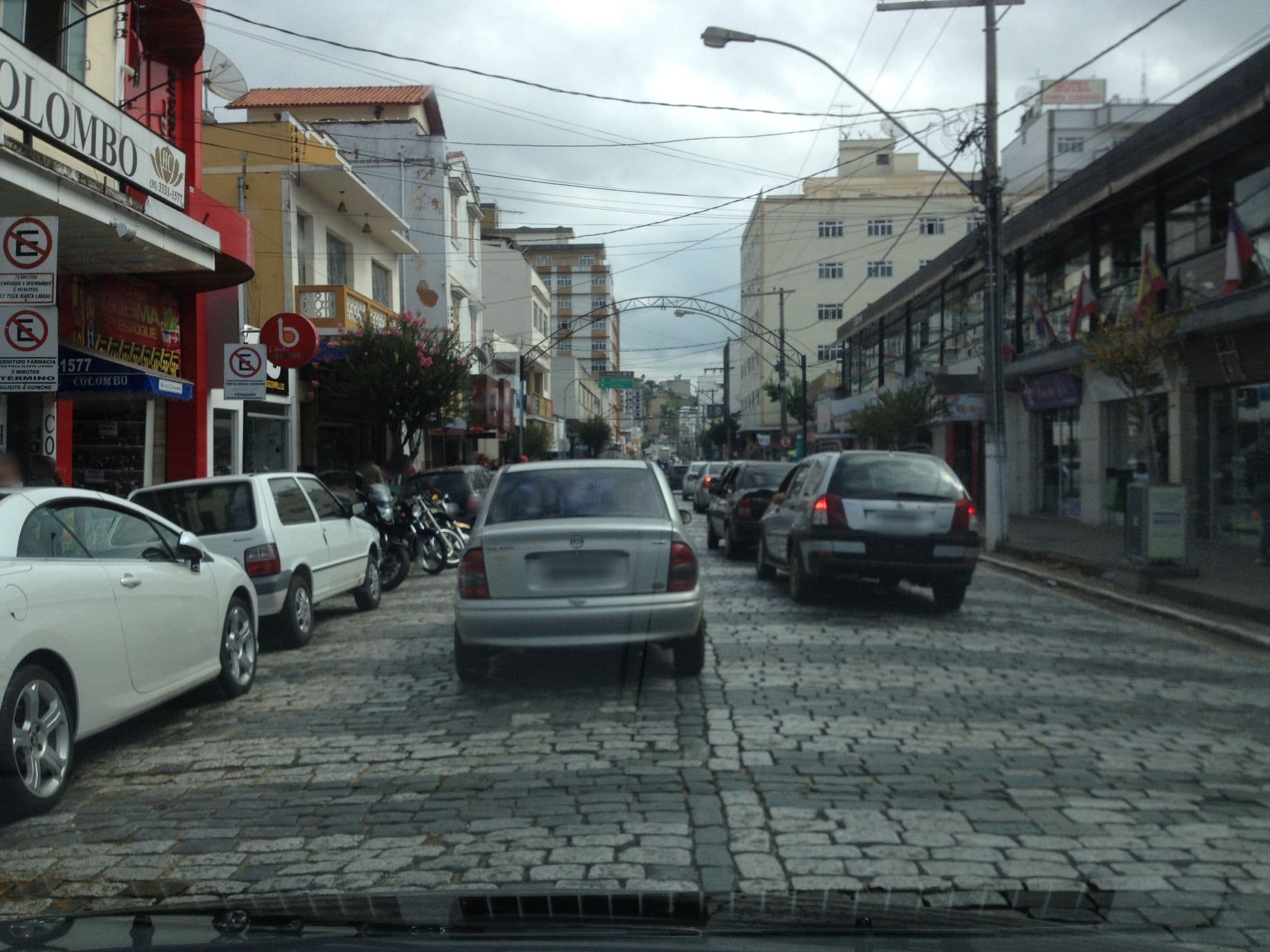 Street view near Hall do Metrópole Hotel, São Lourenço — © jglacerda (CC BY-SA · Mapillary)