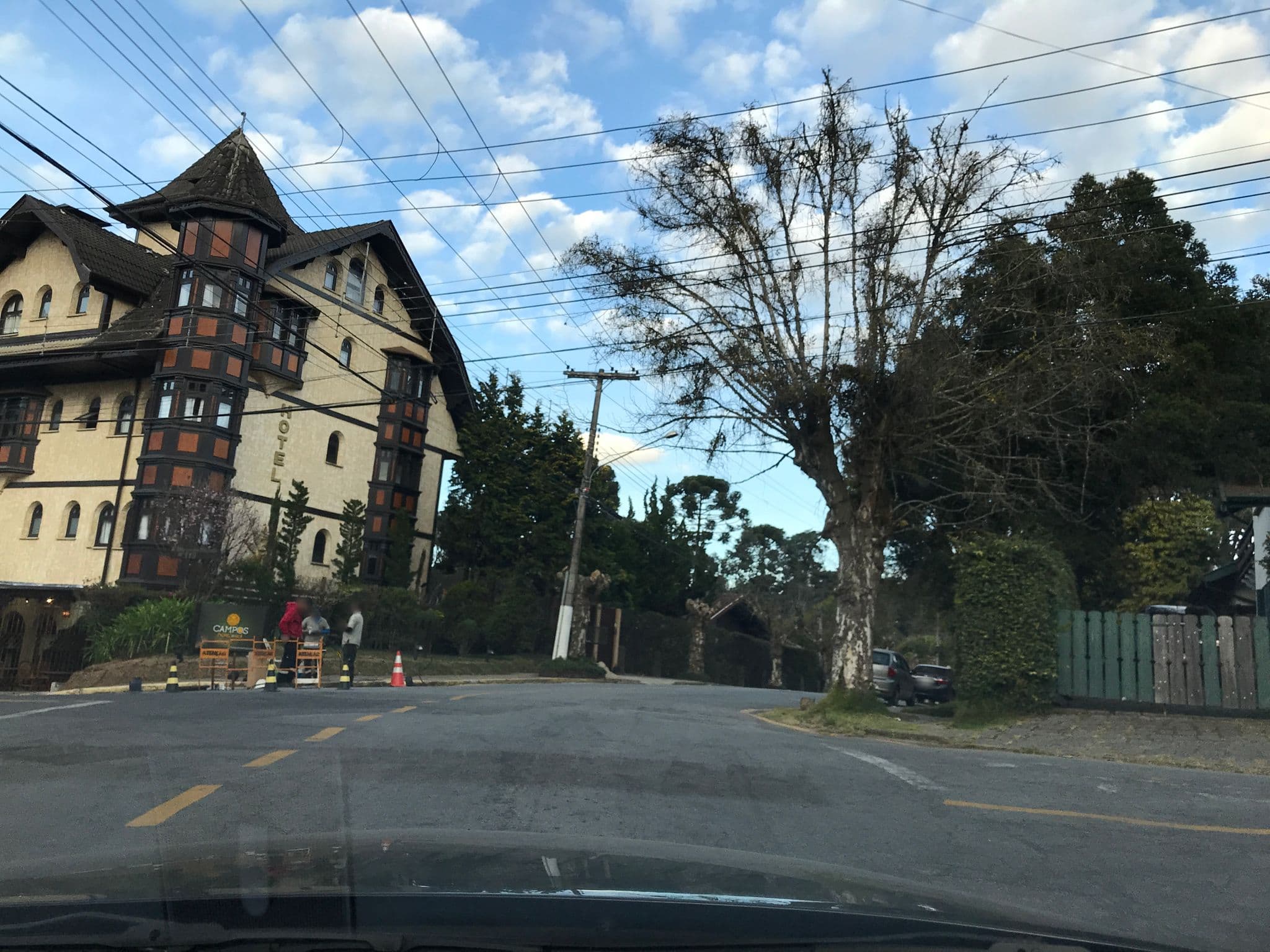 Street view near Campos Hotel do Sol, Campos do Jordão — © thierryajeaniphone (CC BY-SA · Mapillary)