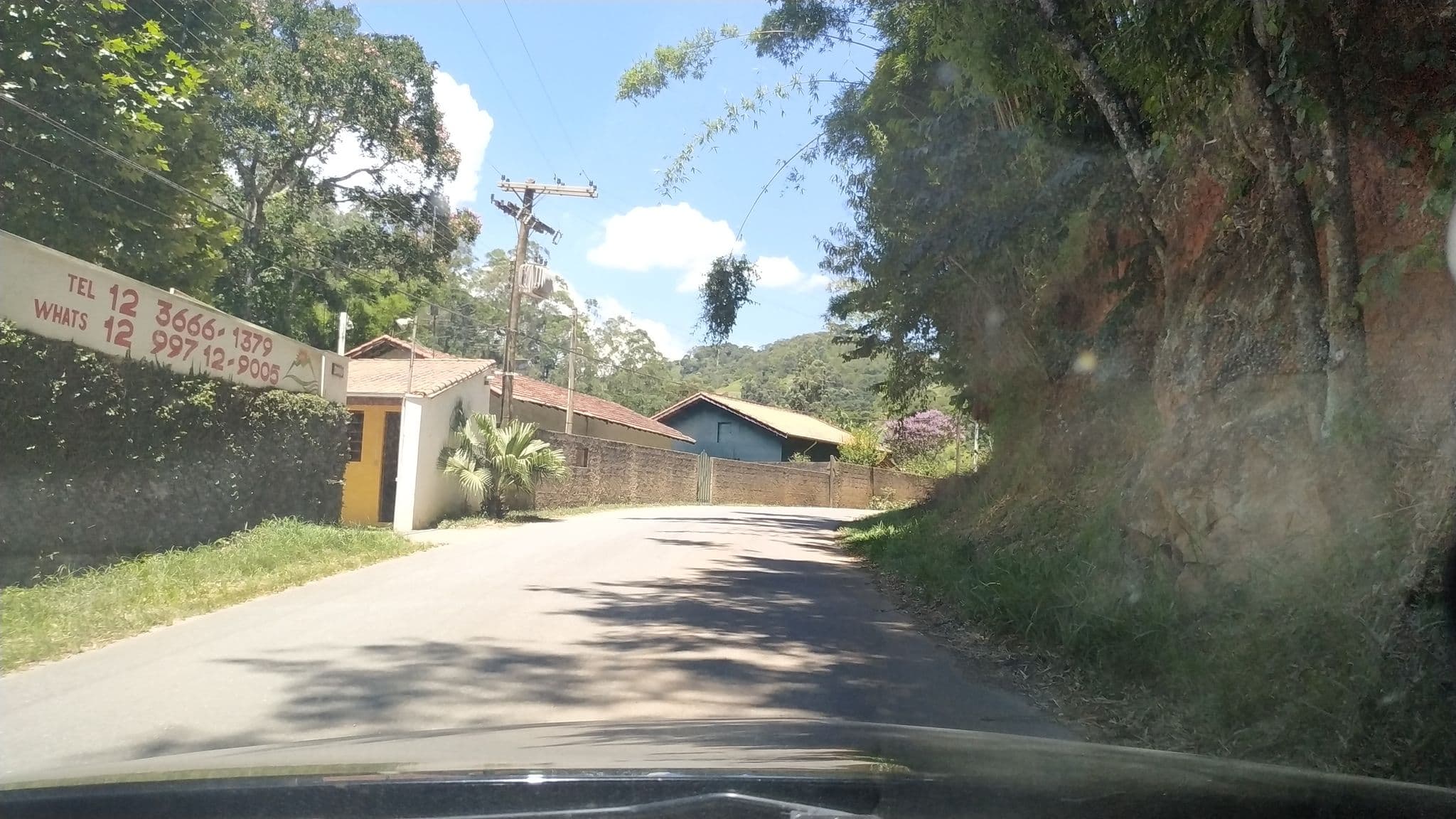 Street view near Hostel Recanto Da Serra, Santo Antônio do Pinhal — © thierryajeaniphone (CC BY-SA · Mapillary)