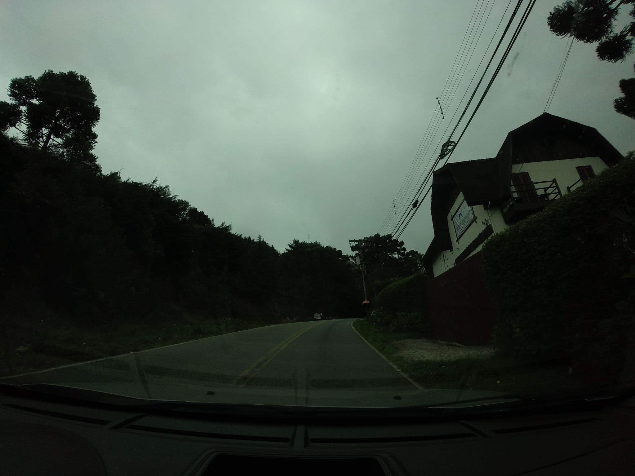 Street view near Pousada Recanto das Araucarias, Campos do Jordão — © andersoal (CC BY-SA · Mapillary)