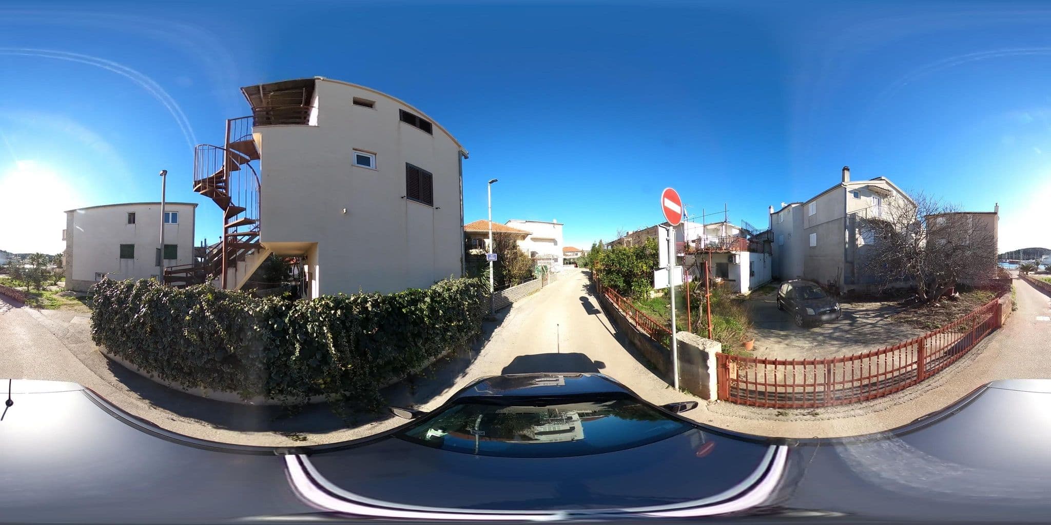 Street view near Apartmani Roje, Primošten — © tomislavzen12 (CC BY-SA · Mapillary)