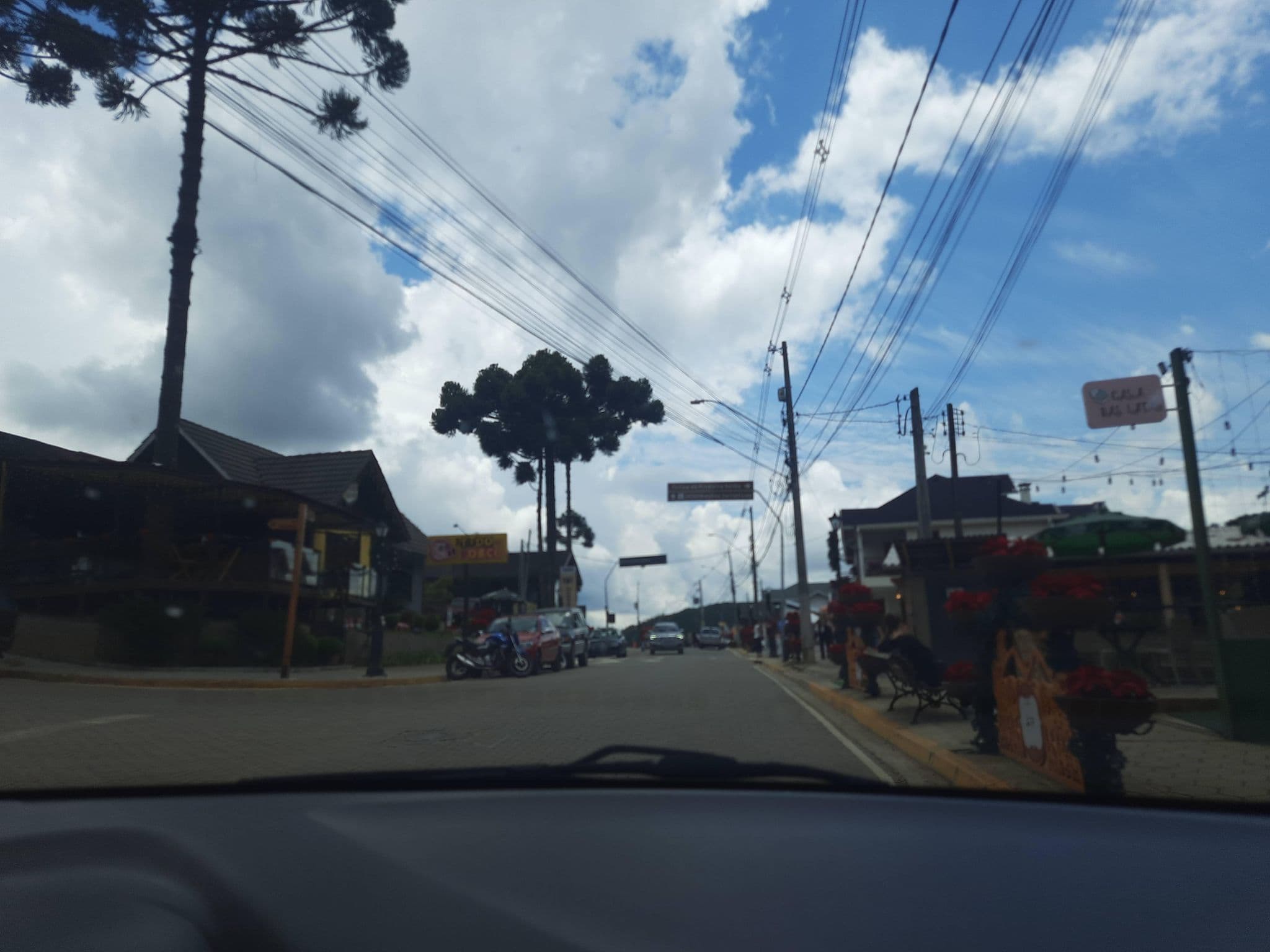Street view near Chalés Fazenda Ellioti, Monte Verde — © alemenezes (CC BY-SA · Mapillary)