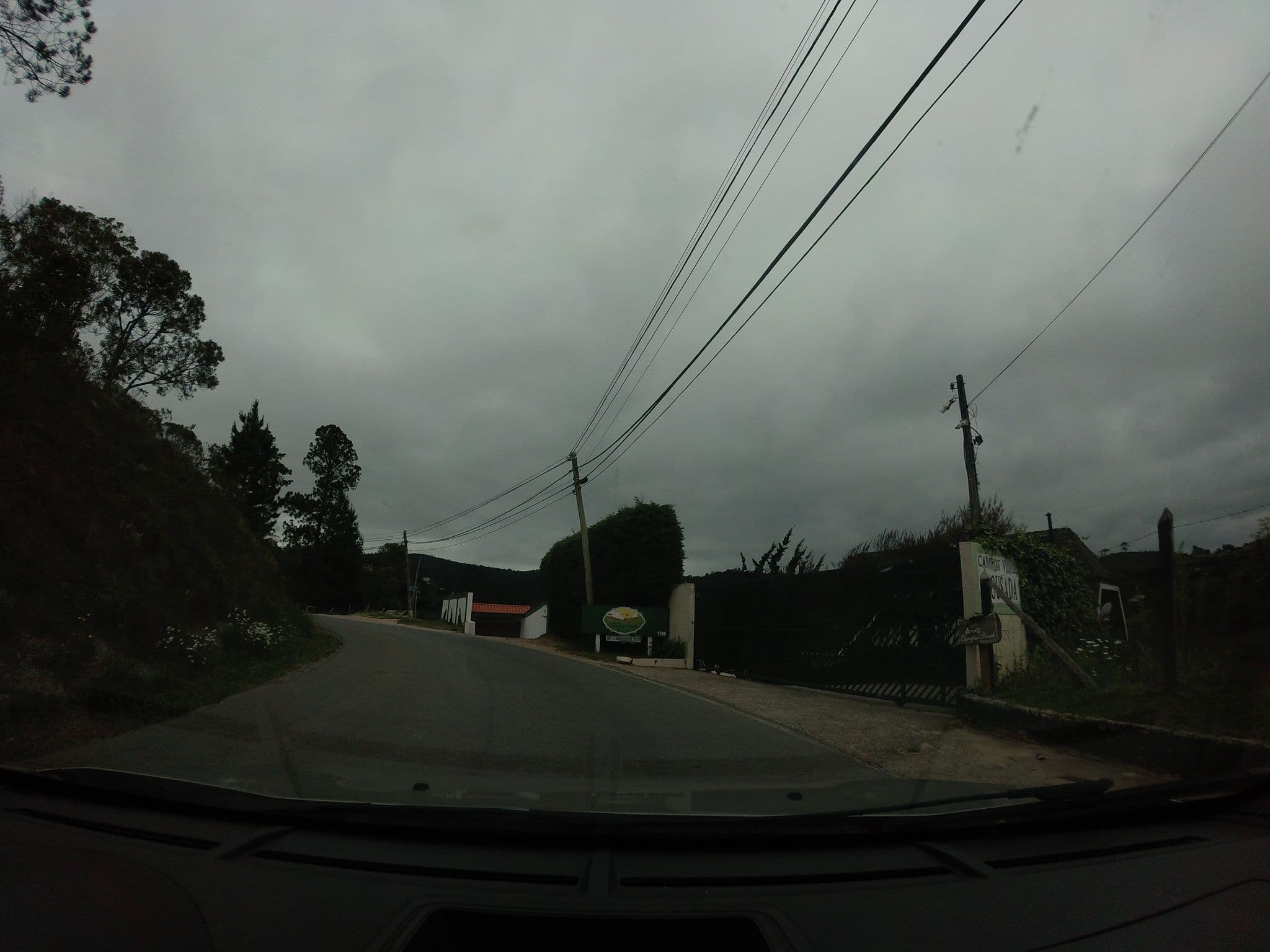 Street view near Pousada Campos Verdes, Campos do Jordão — © andersoal (CC BY-SA · Mapillary)