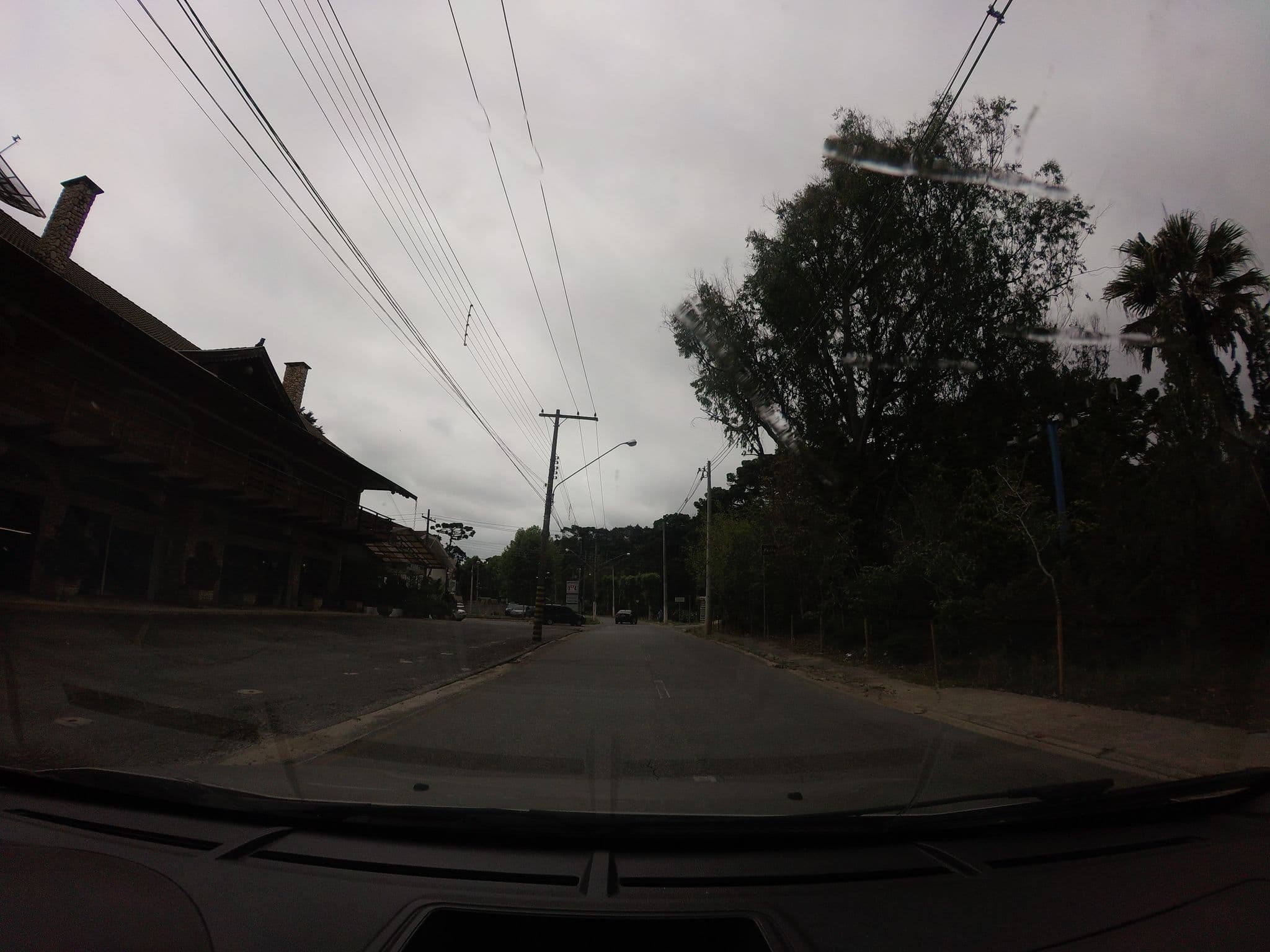 Street view near Cabanas do Toldi, Campos do Jordão — © andersoal (CC BY-SA · Mapillary)