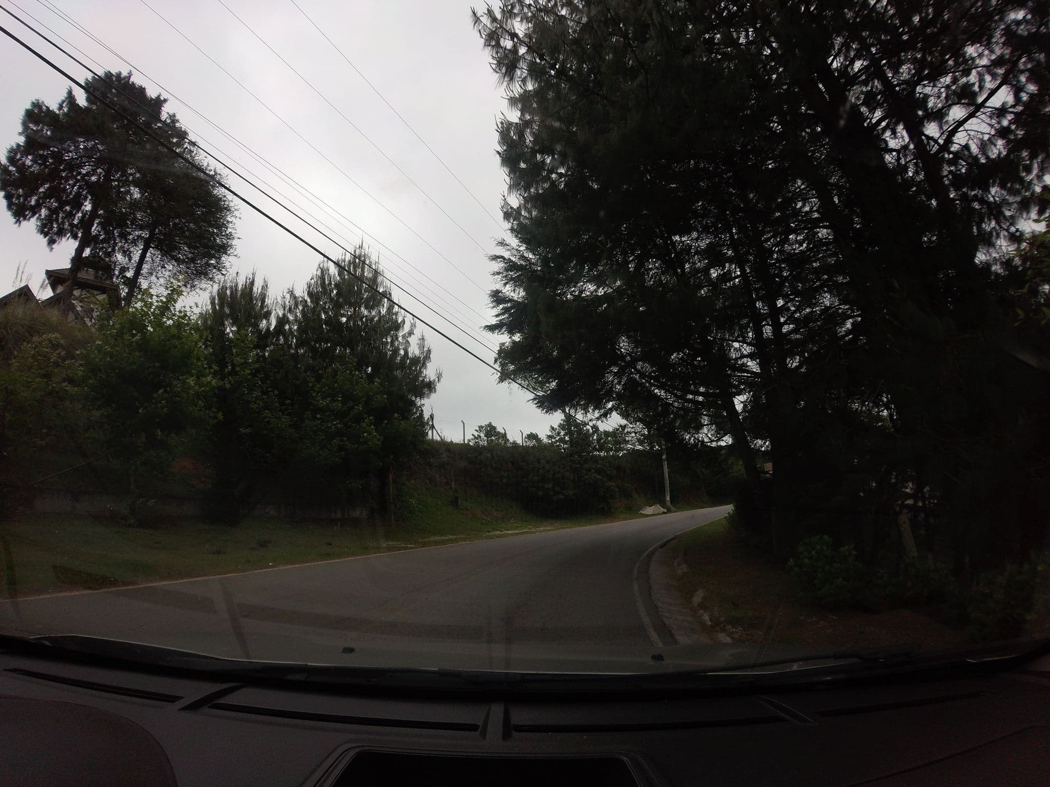 Street view near Pousada Mg, Campos do Jordão — © andersoal (CC BY-SA · Mapillary)