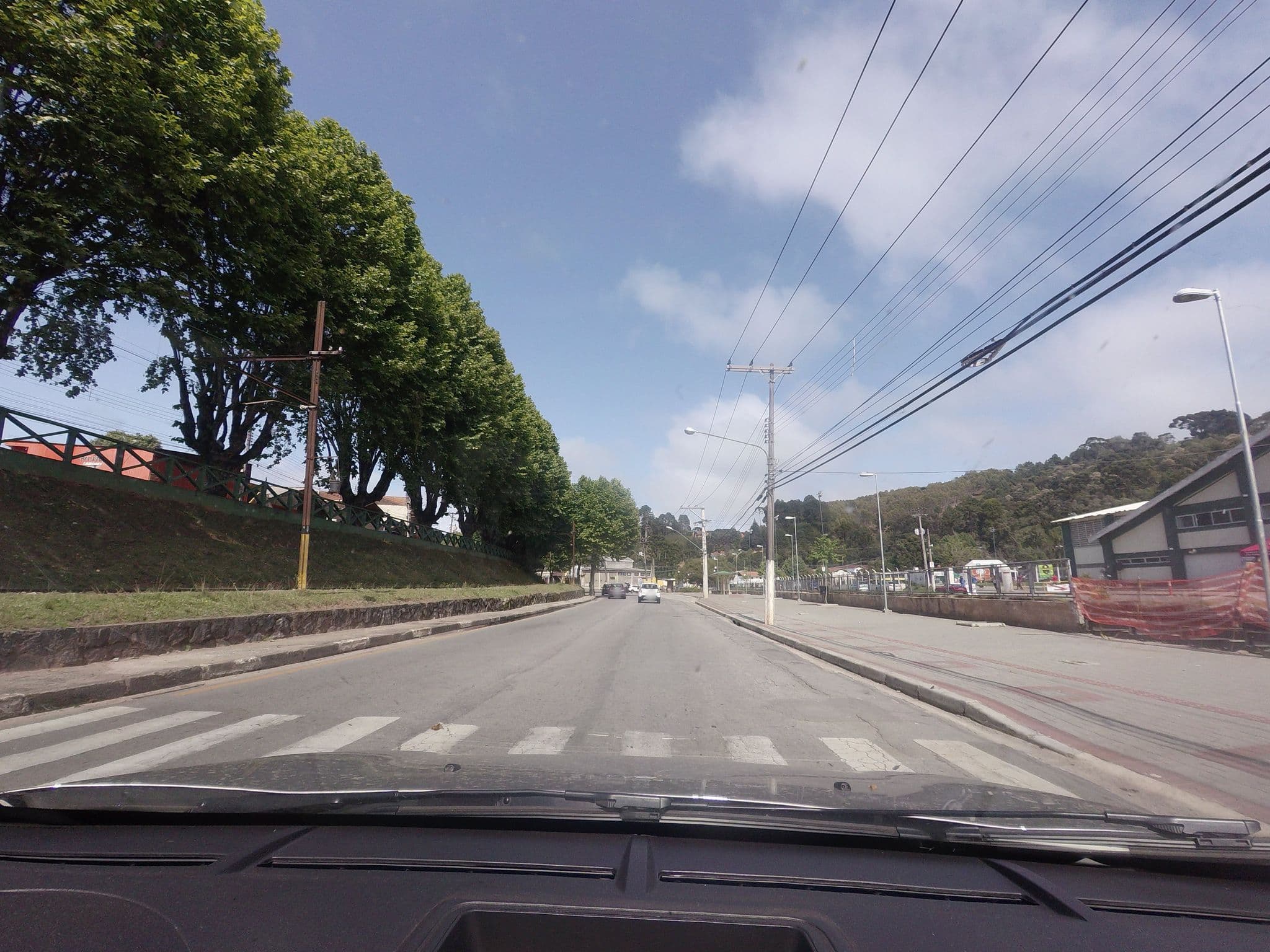Street view near Veredas Hotel, Campos do Jordão — © andersoal (CC BY-SA · Mapillary)