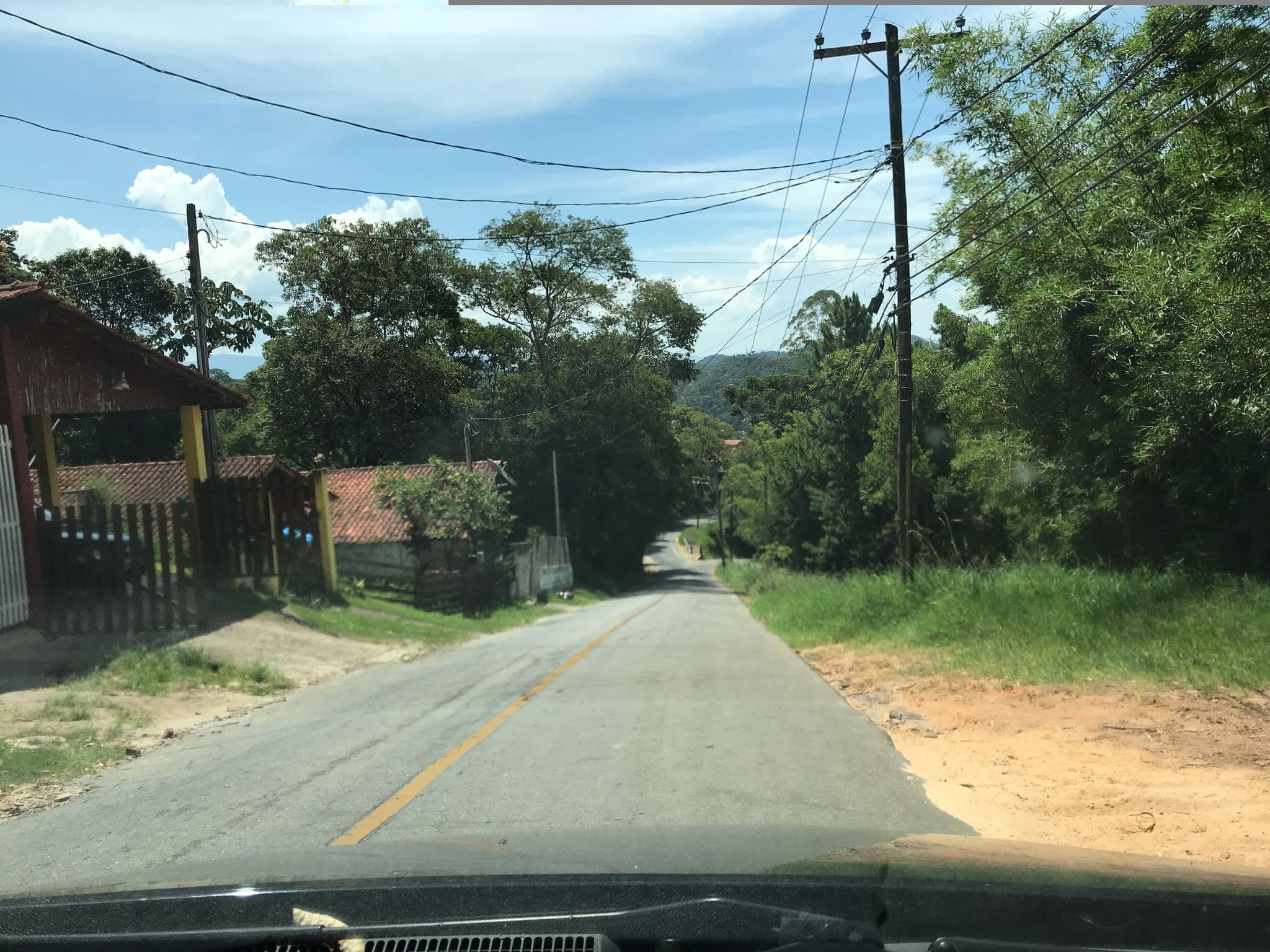 Street view near Hostel Tia Célia, Santo Antônio do Pinhal — © thierryajeaniphone (CC BY-SA · Mapillary)