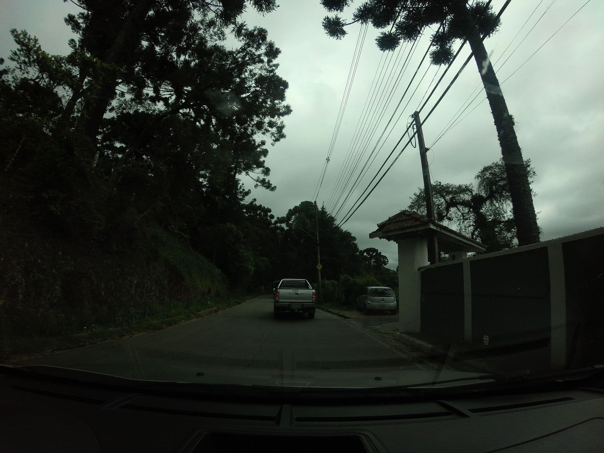 Street view near Chalé Suiço, Campos do Jordão — © andersoal (CC BY-SA · Mapillary)
