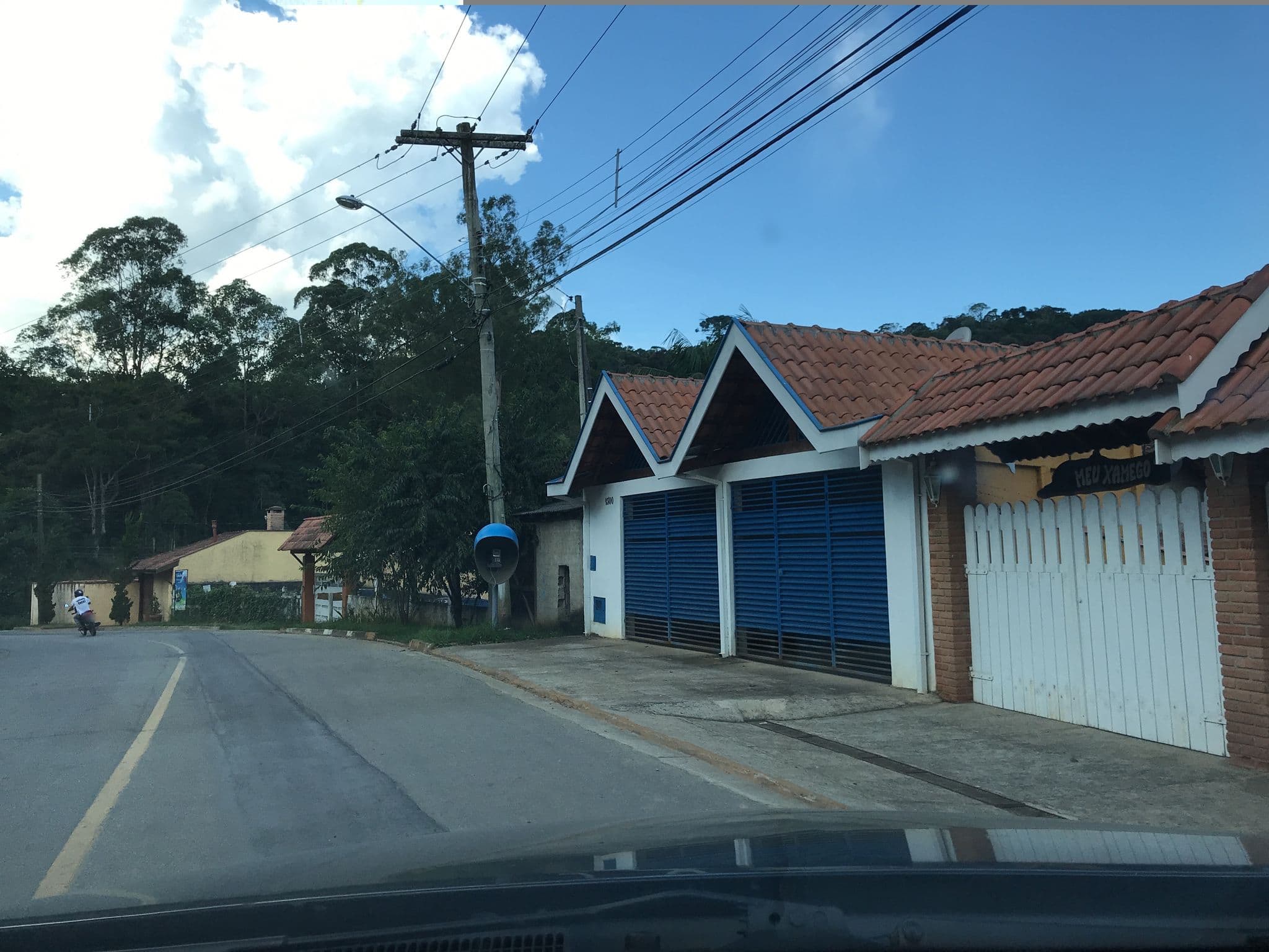 Street view near Pousada Villa Rhustica, Santo Antônio do Pinhal — © thierryajeaniphone (CC BY-SA · Mapillary)