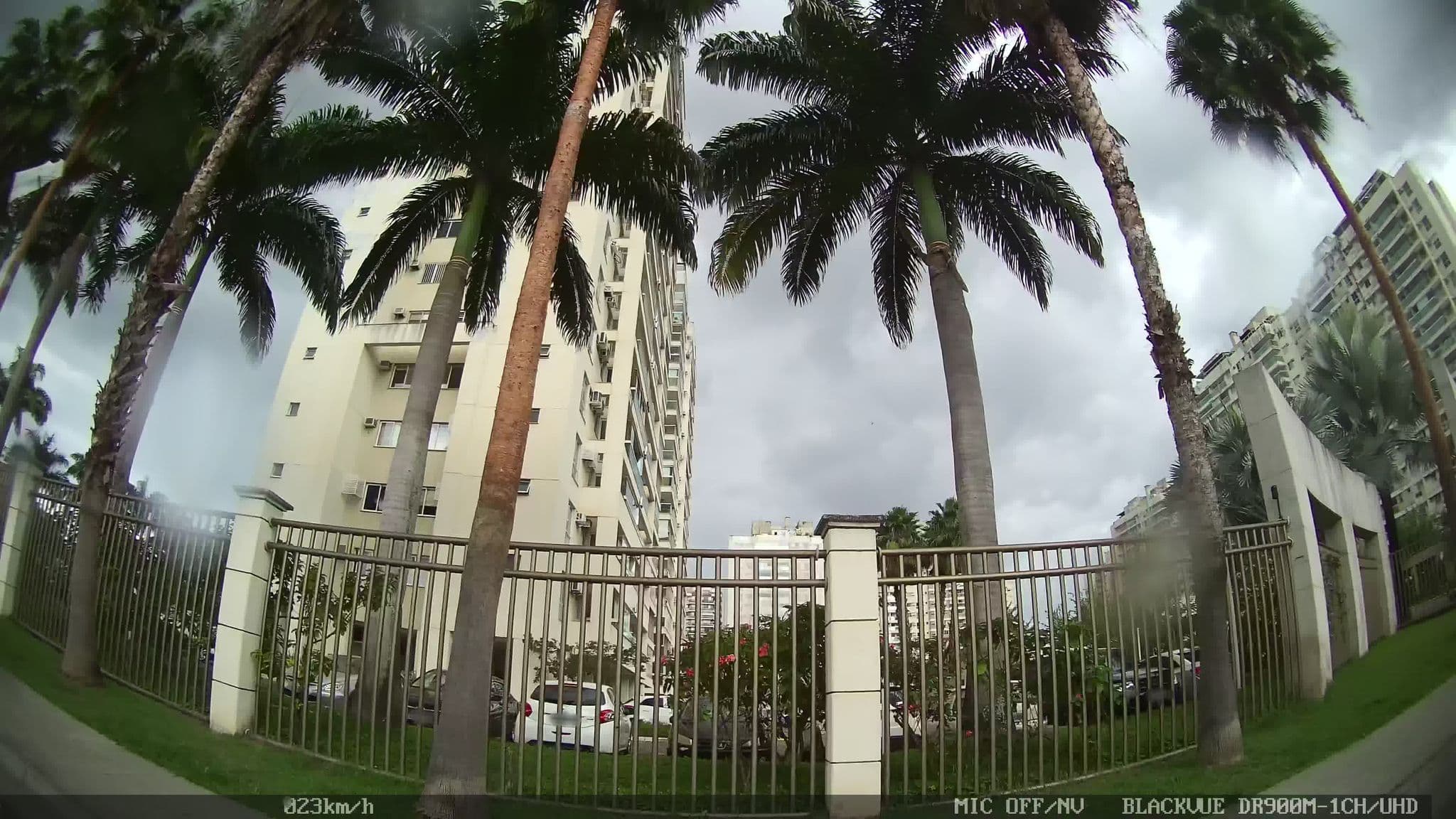 Street view near Curicica Resort All Inclusive, Barra da Tijuca — © kaart_1 (CC BY-SA · Mapillary)