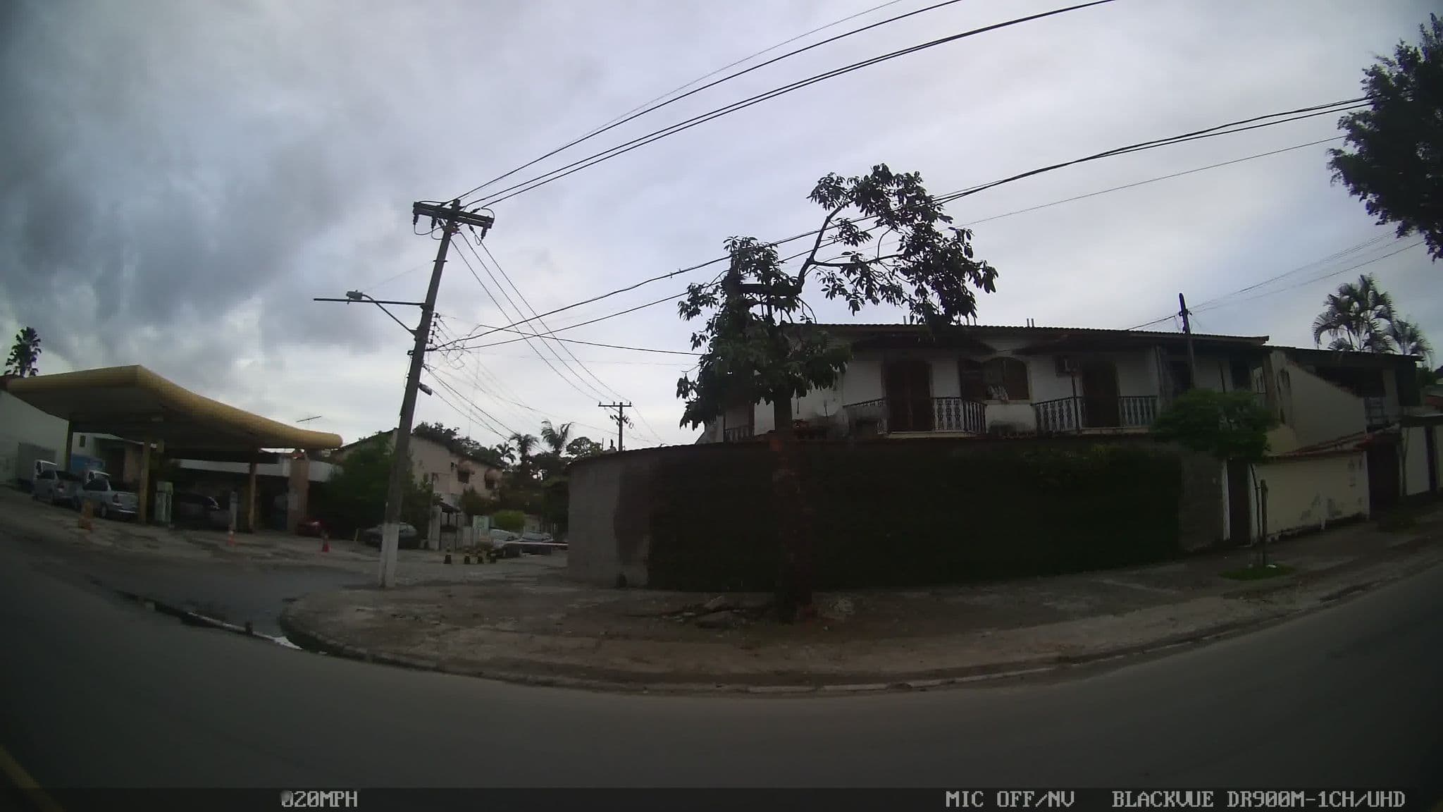 Street view near Beija Flor Hostel, Barra da Tijuca — © kaart_1 (CC BY-SA · Mapillary)