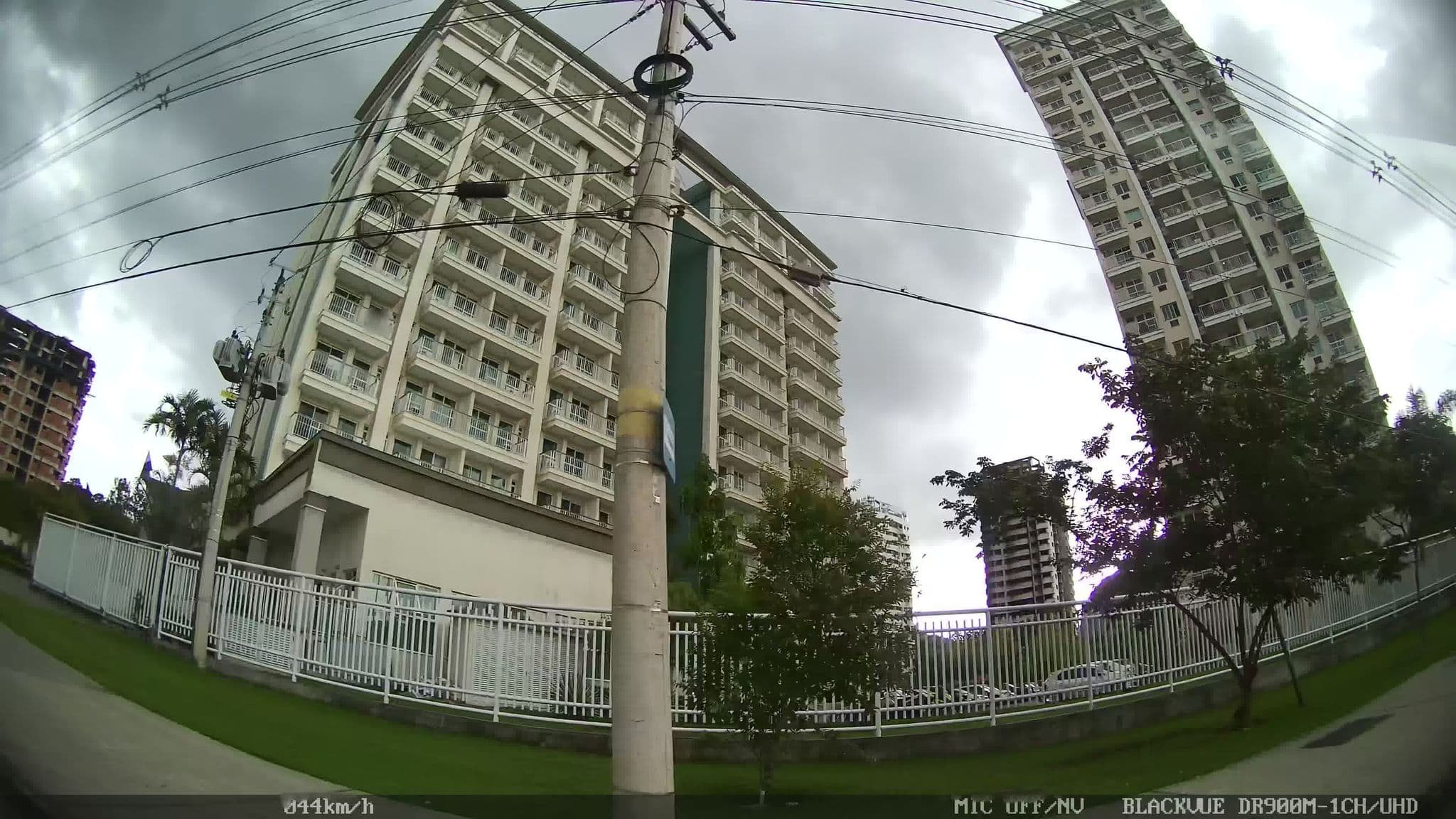 Street view near Piscina do Hotel Ramada, Barra da Tijuca — © kaart_1 (CC BY-SA · Mapillary)