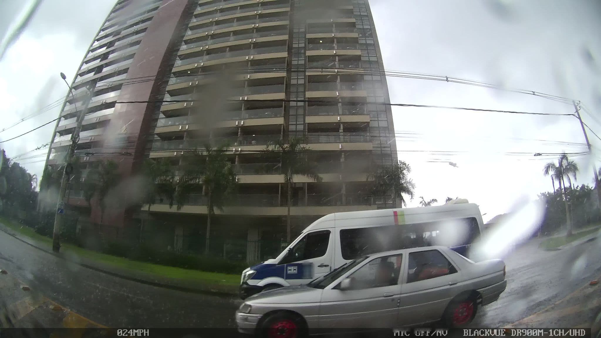 Street view near Nobile Inn & Suites Via Première, Barra da Tijuca — © kaart_1 (CC BY-SA · Mapillary)