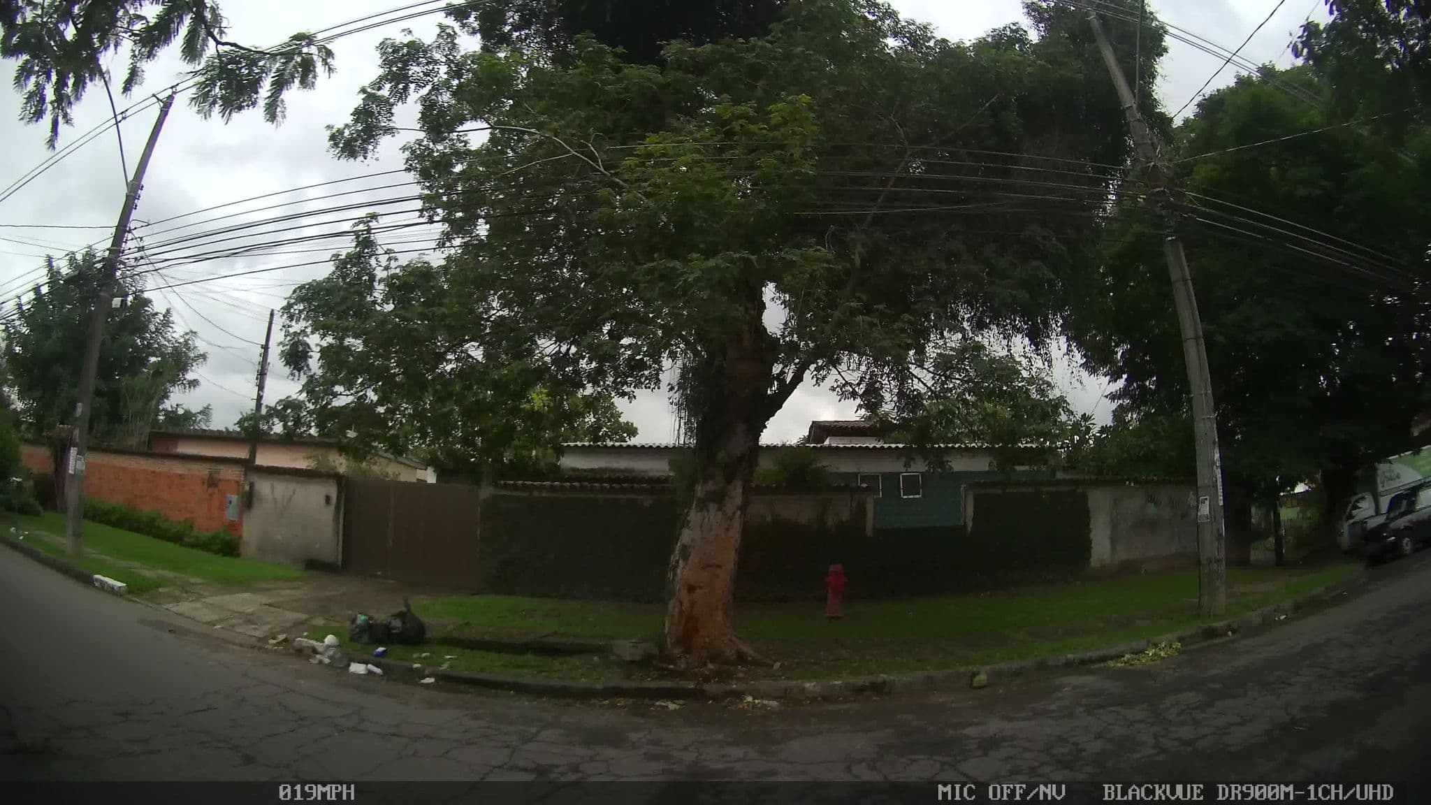 Street view near GuestHouse Casa da Montanha, Barra da Tijuca — © kaart_1 (CC BY-SA · Mapillary)