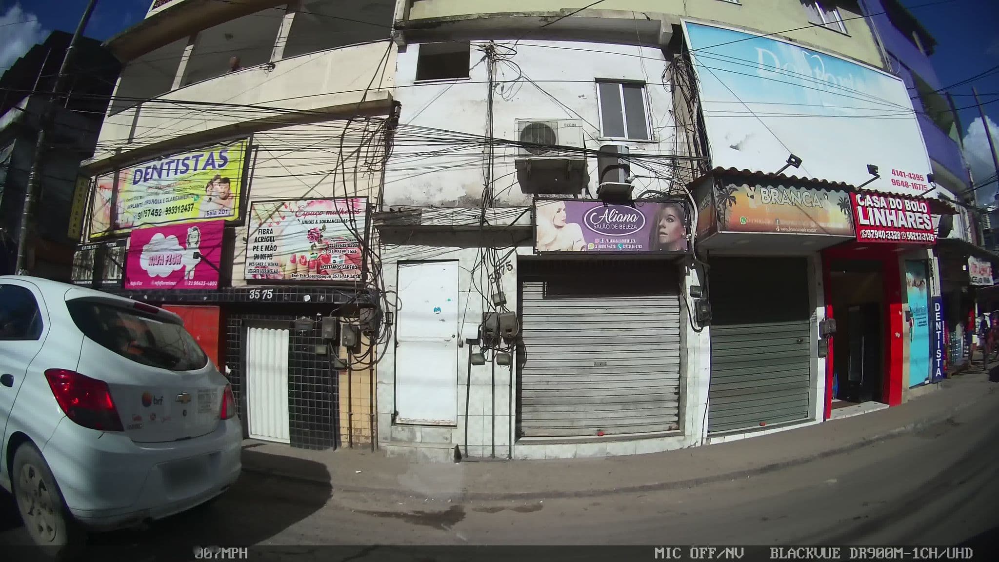 Street view near Pensão Rio Das Pedras​, Barra da Tijuca — © kaart_1 (CC BY-SA · Mapillary)