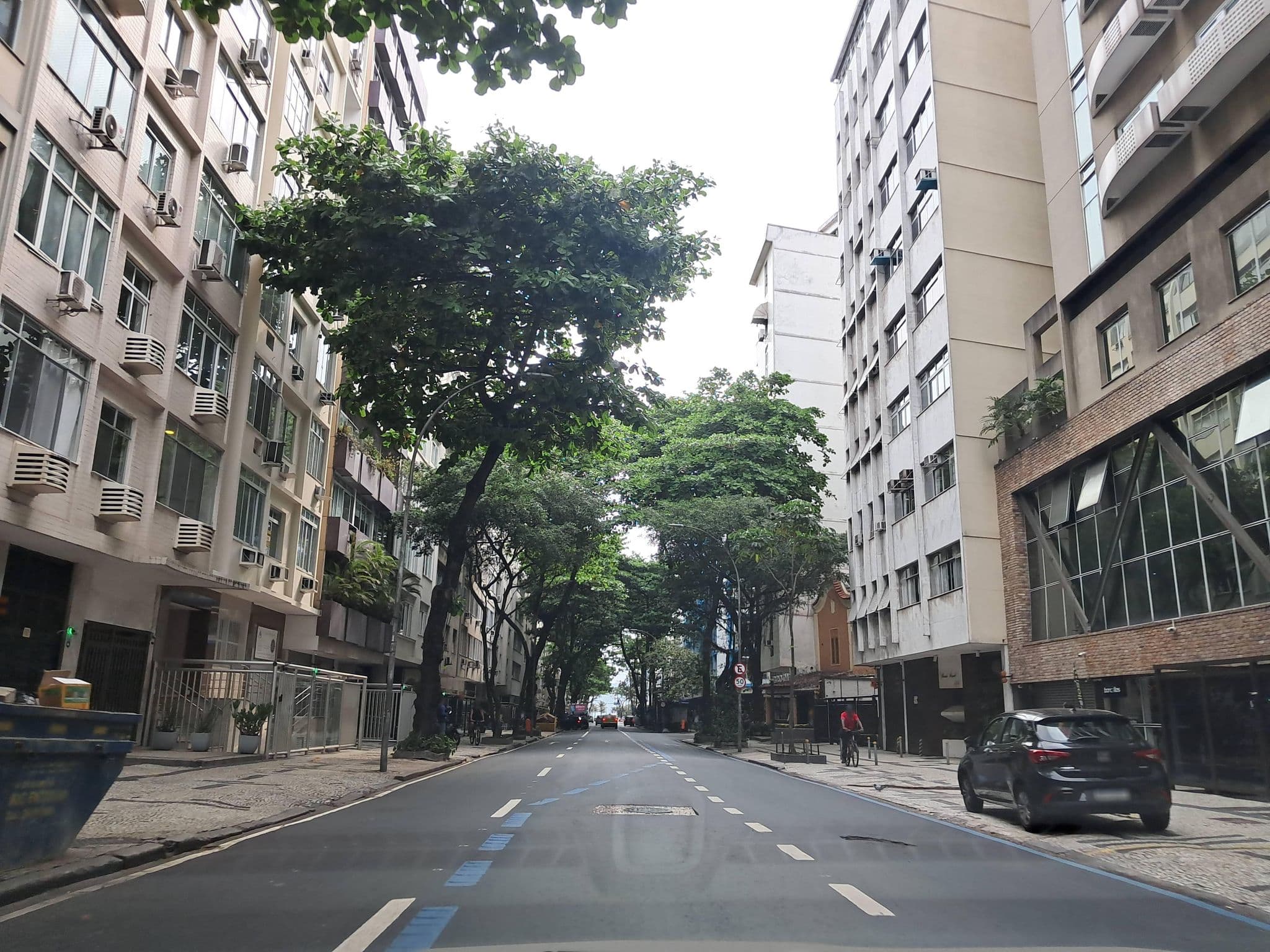 Street view near Condomínio Queen Elizabeth, Ipanema — © Malu25 (CC BY-SA · Mapillary)