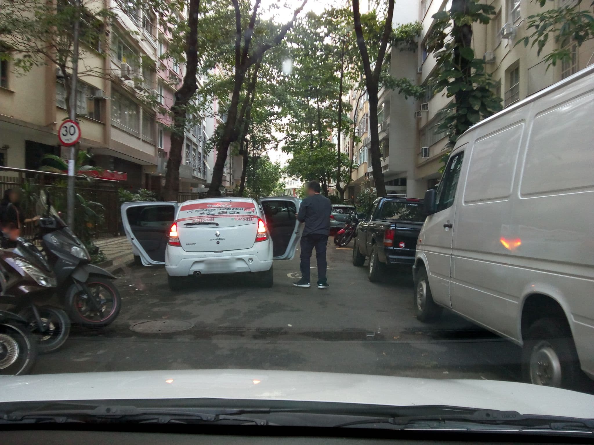 Street view near Mercure Copacabana, Copacabana — © marciosampaio (CC BY-SA · Mapillary)